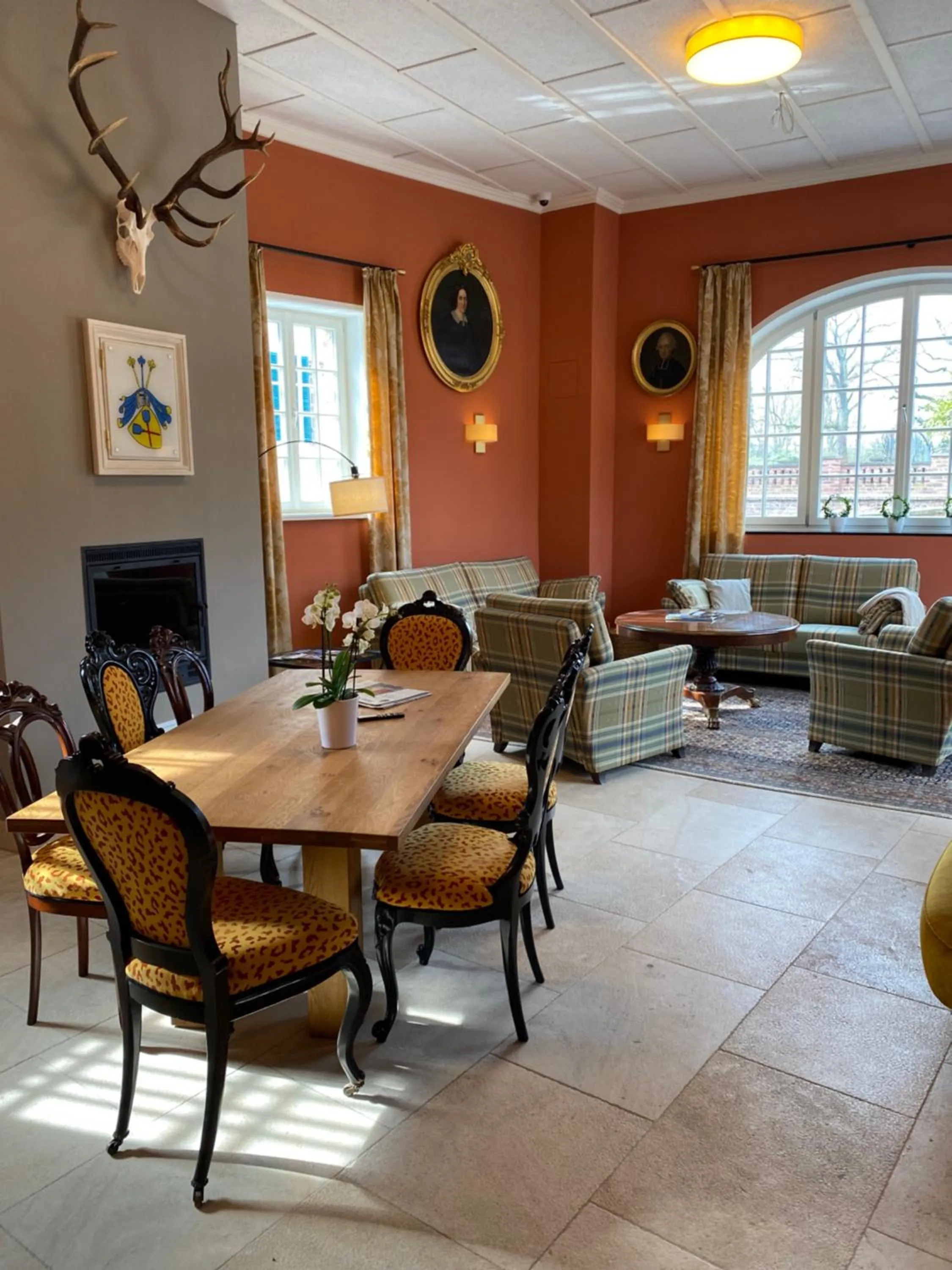 Communal lounge/ TV room in Burg Heimerzheim