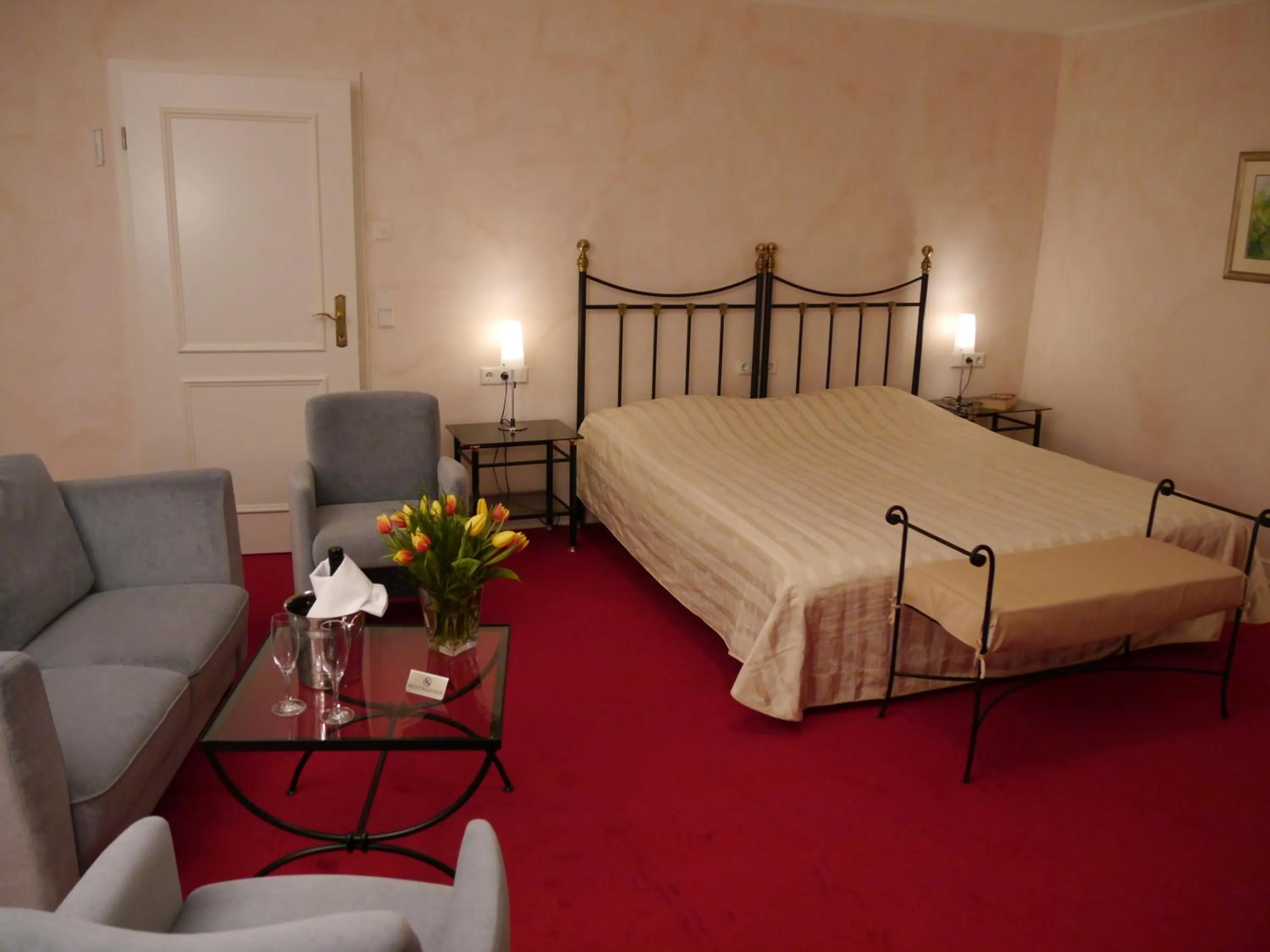 Bedroom, Bed in Burg Heimerzheim