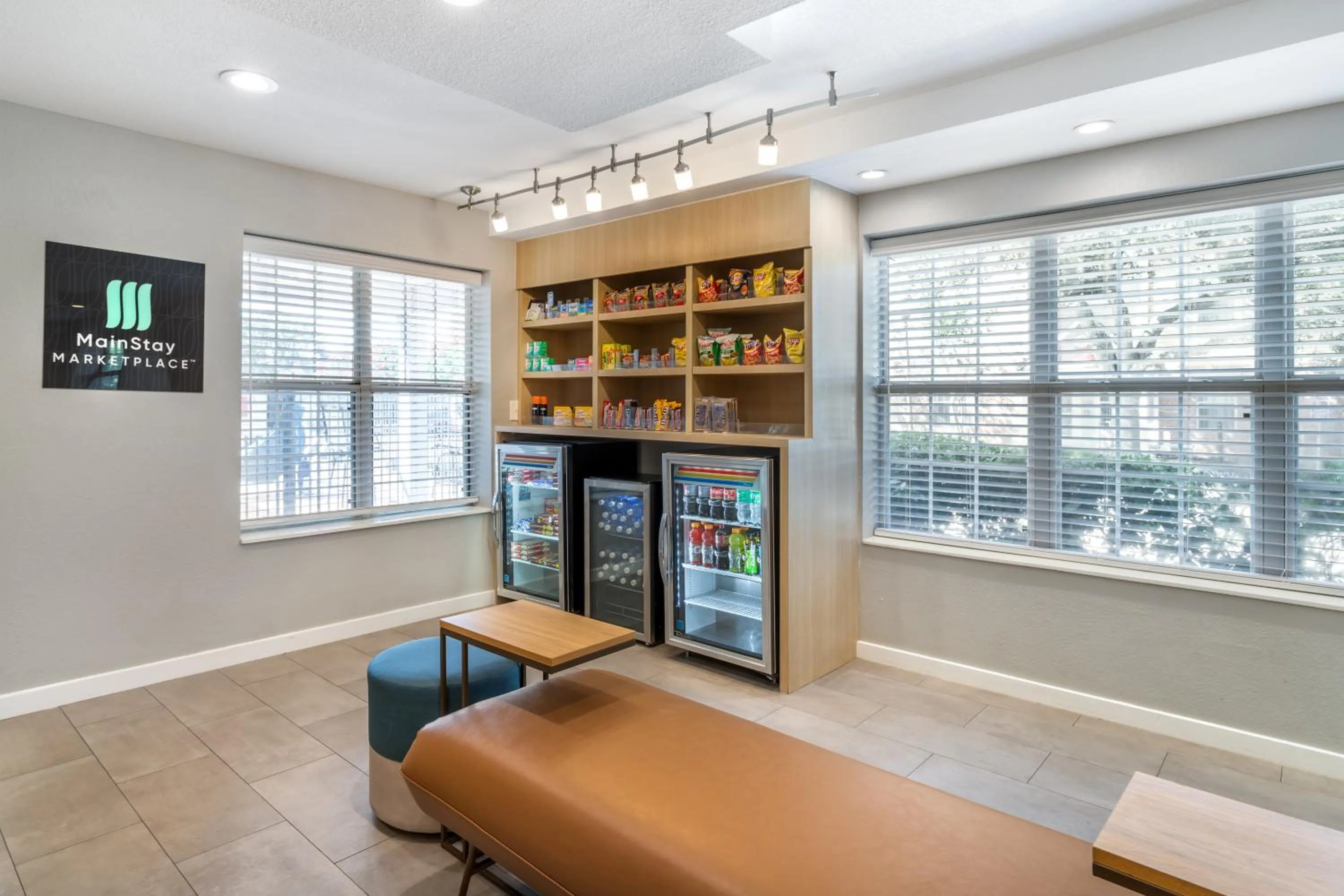 Food and drinks in TownePlace Suites by Marriott Houston NASA/Clear Lake