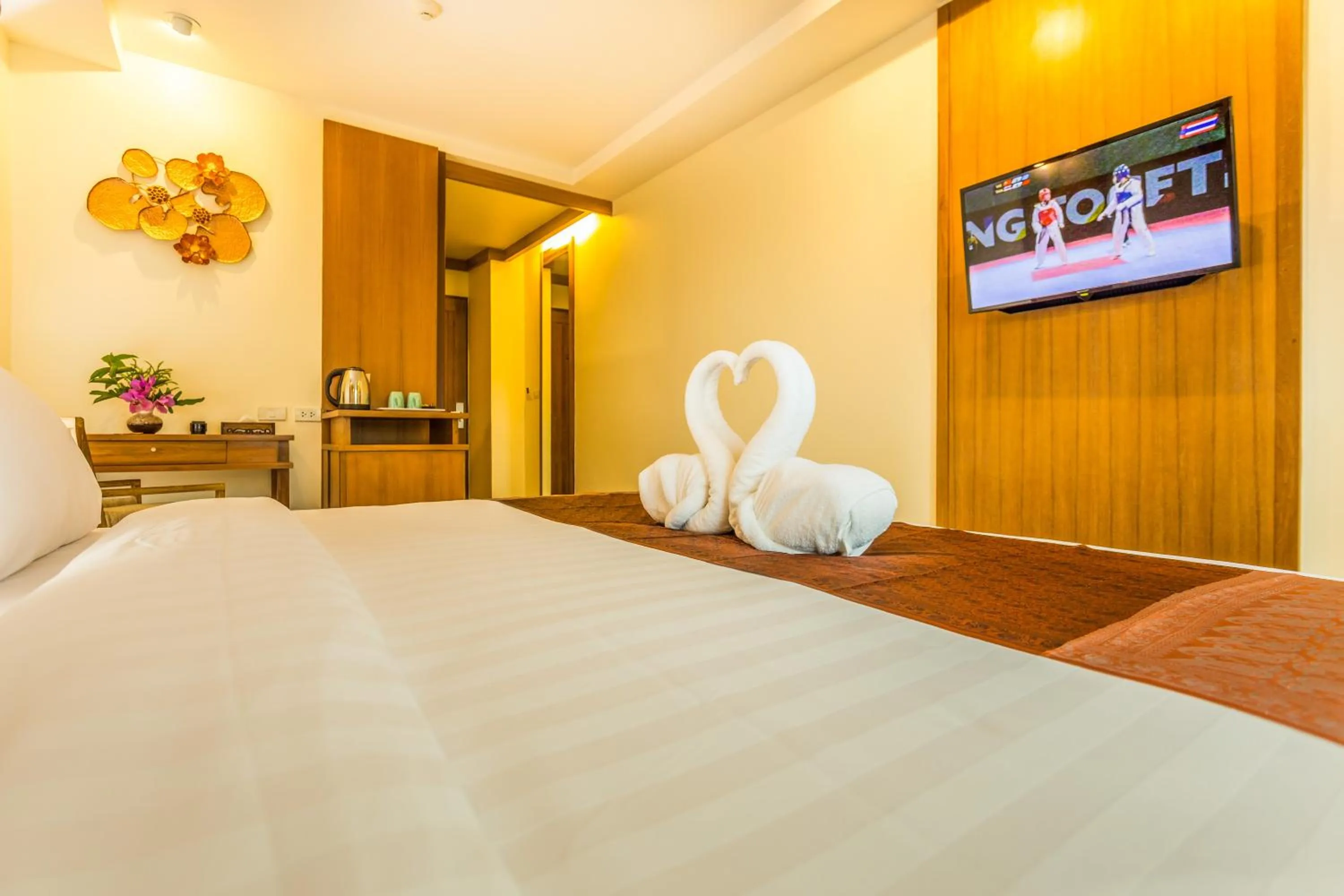 Bedroom, Bed in The Signature Hotel @ Thapae