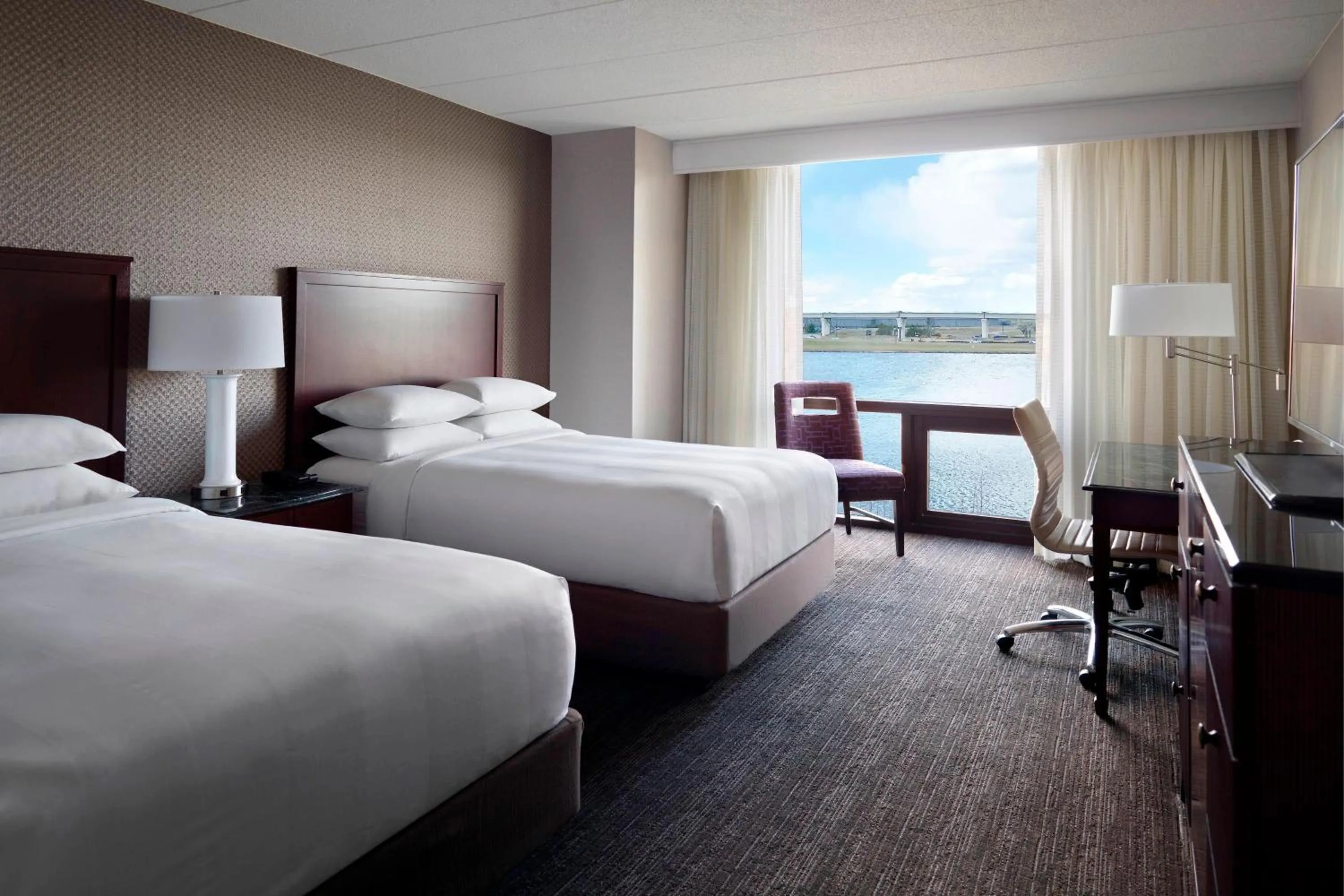 Photo of the whole room, Bed in Washington Dulles Airport Marriott