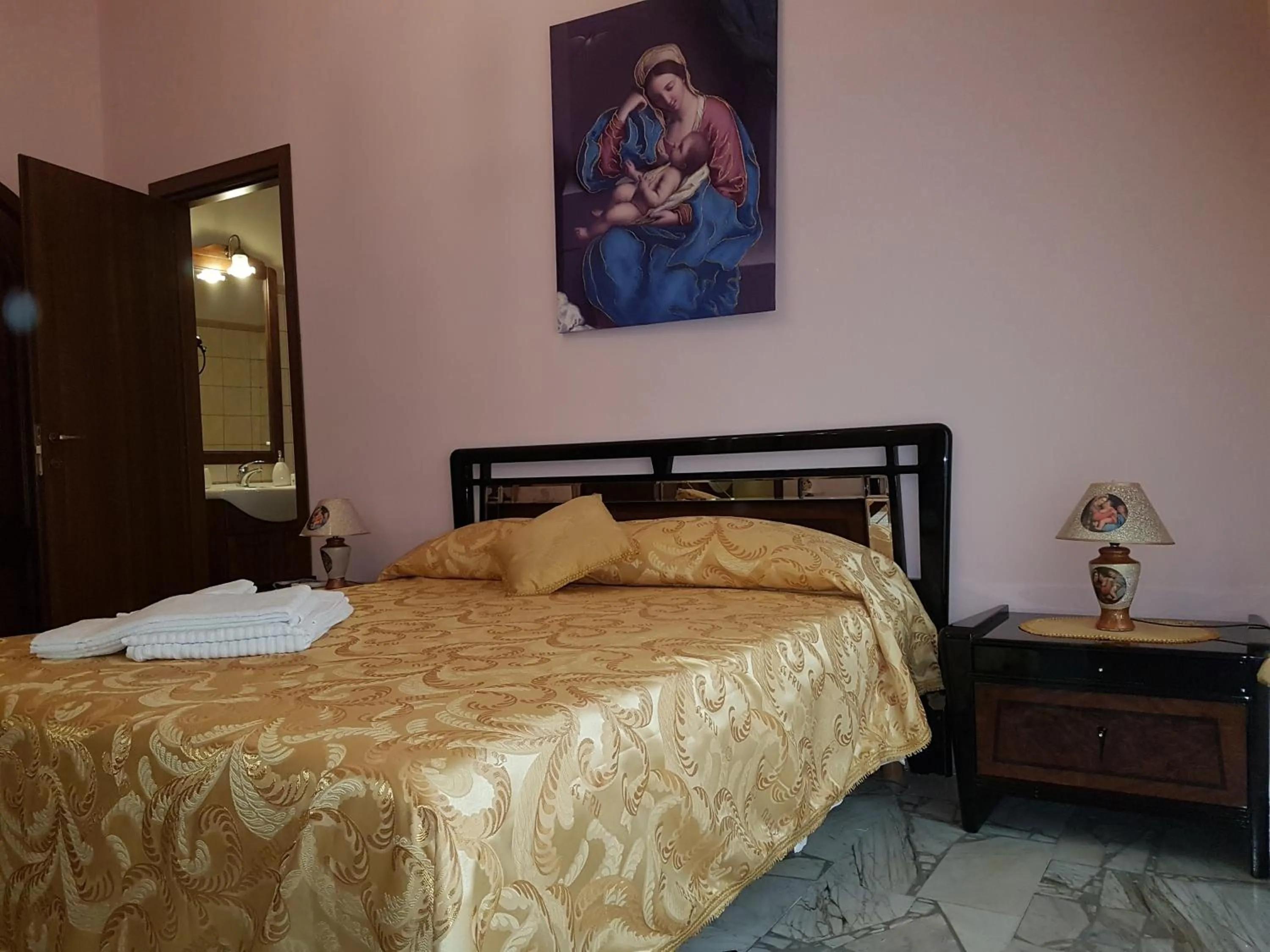 Double Room with Private Bathroom - single occupancy in B&B San Cristofero