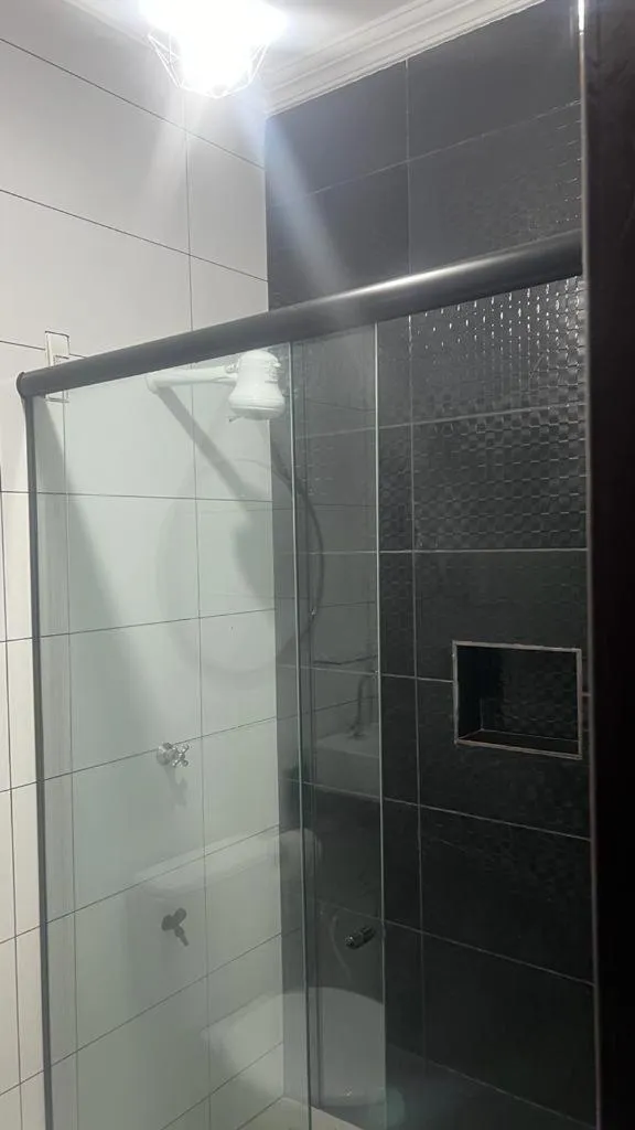 Shower in Hotel Val-de-Cans Aeroporto