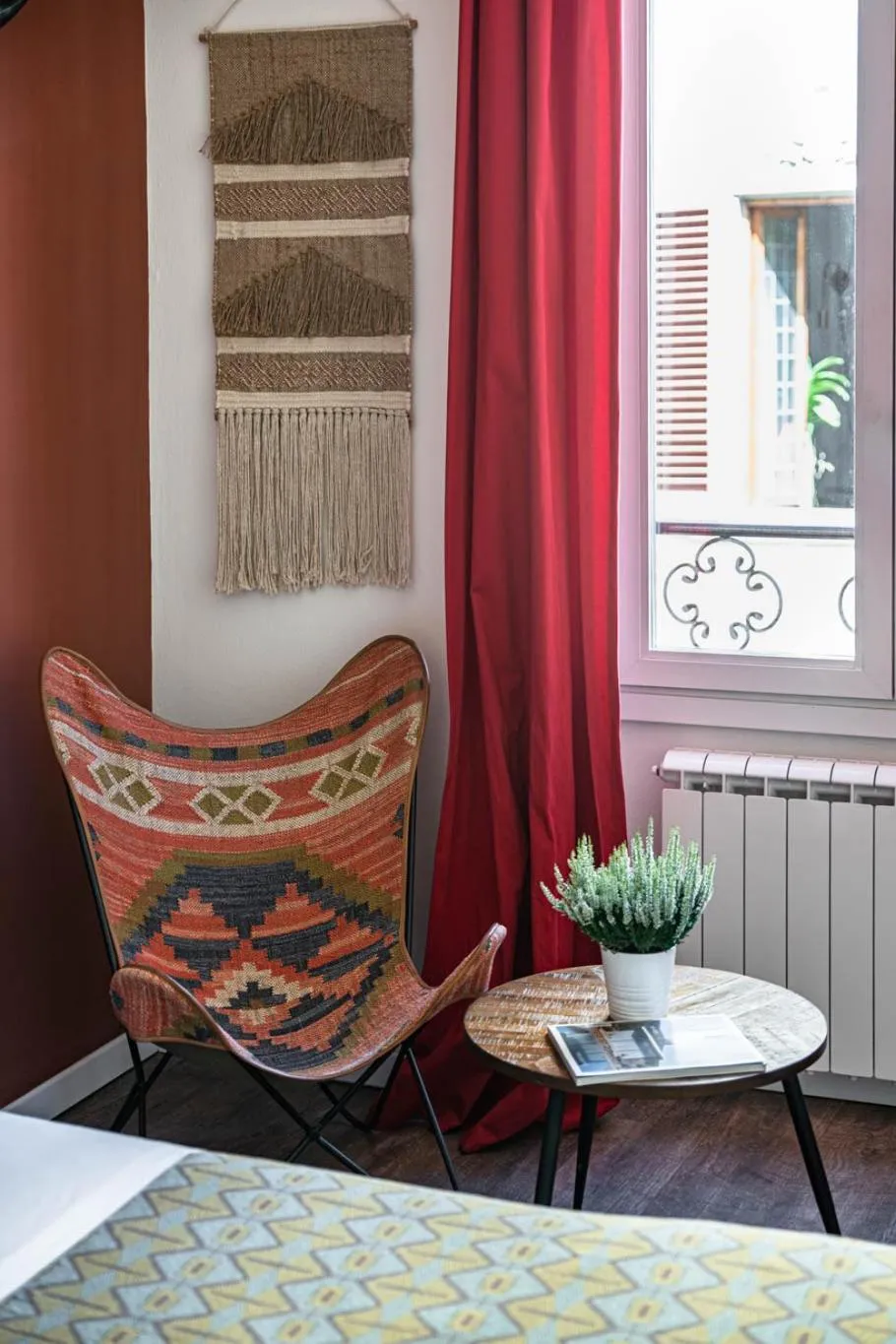 Photo of the whole room in Coderooms