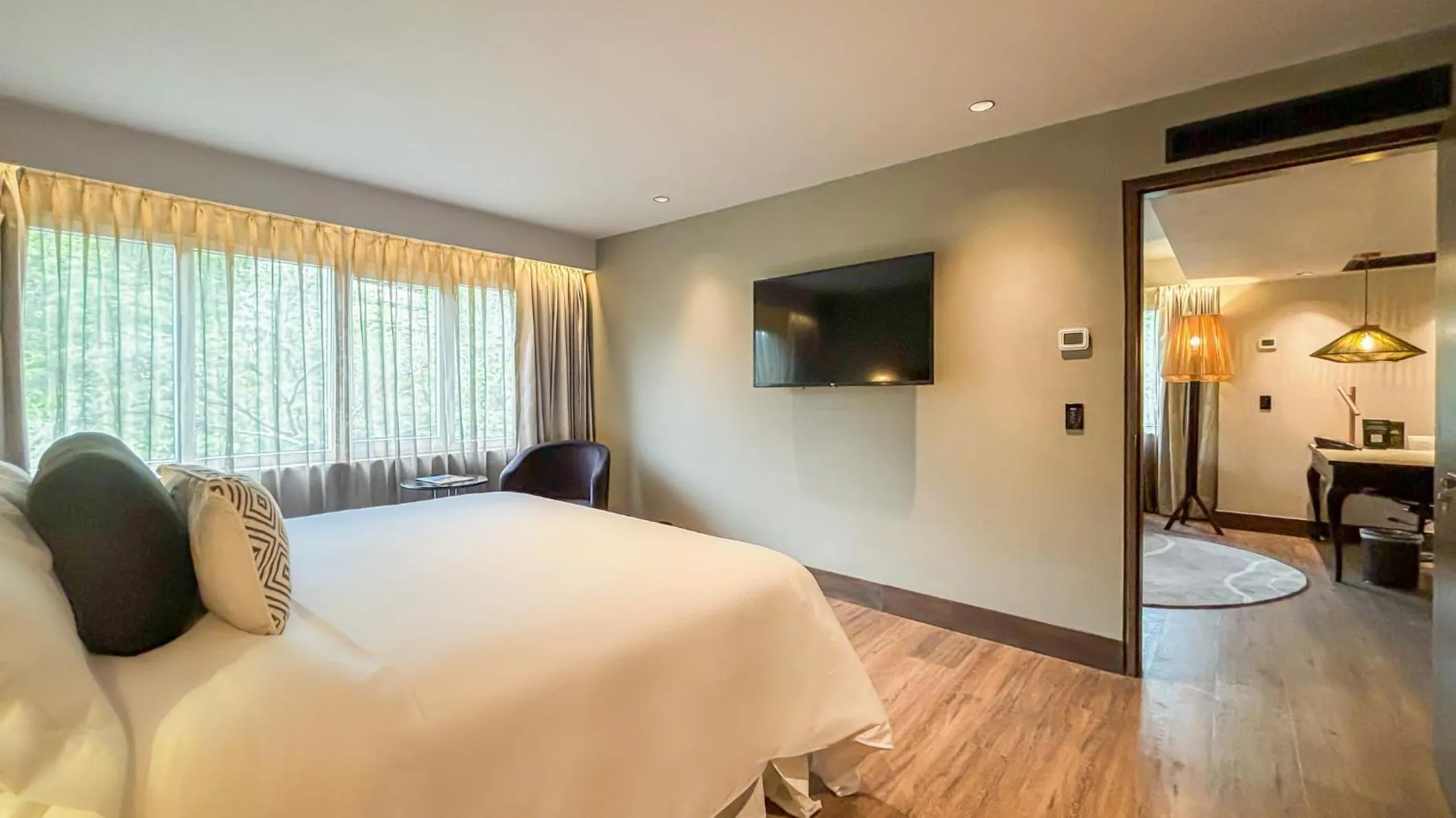 Photo of the whole room, Bed in InterContinental Medellin - Movich by IHG