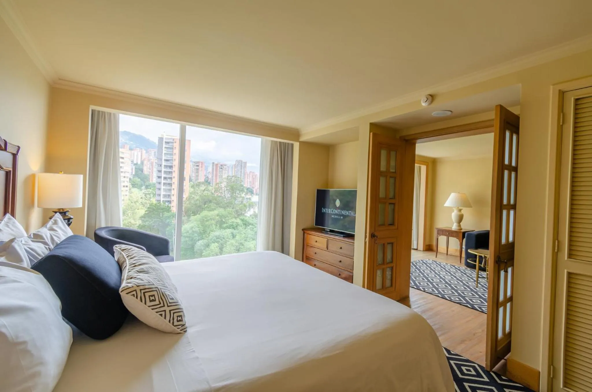Photo of the whole room, Bed in InterContinental Medellin - Movich by IHG