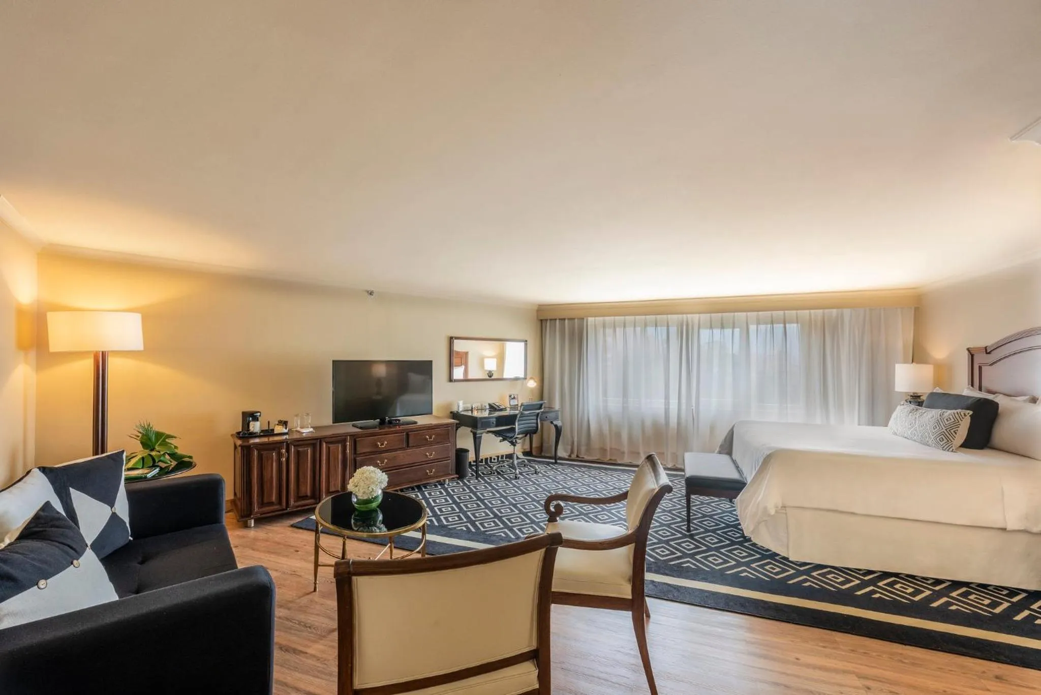 Photo of the whole room, Bed in InterContinental Medellin - Movich by IHG