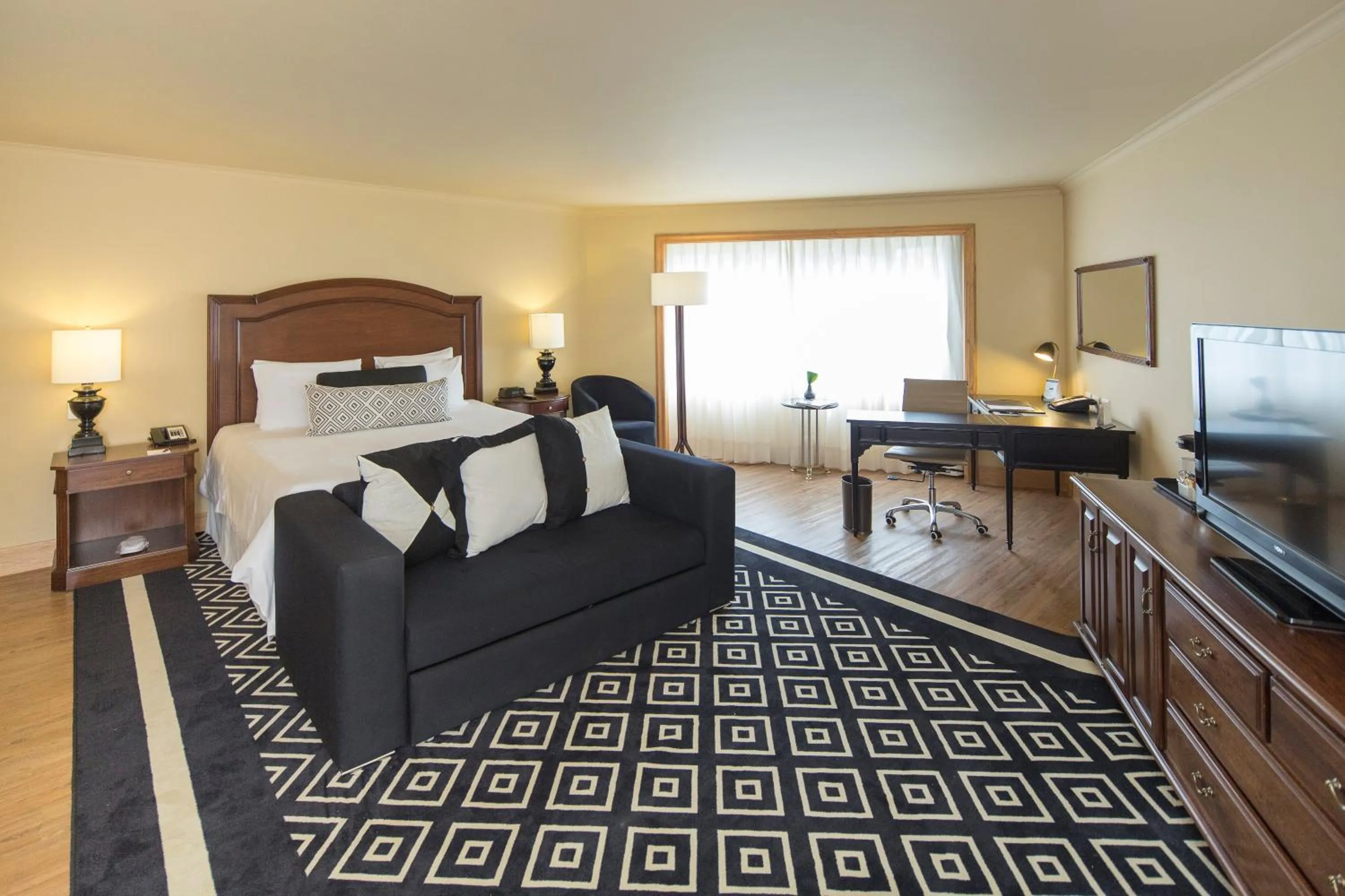 King Room with Wheelchair Accessibility in InterContinental Medellin - Movich by IHG