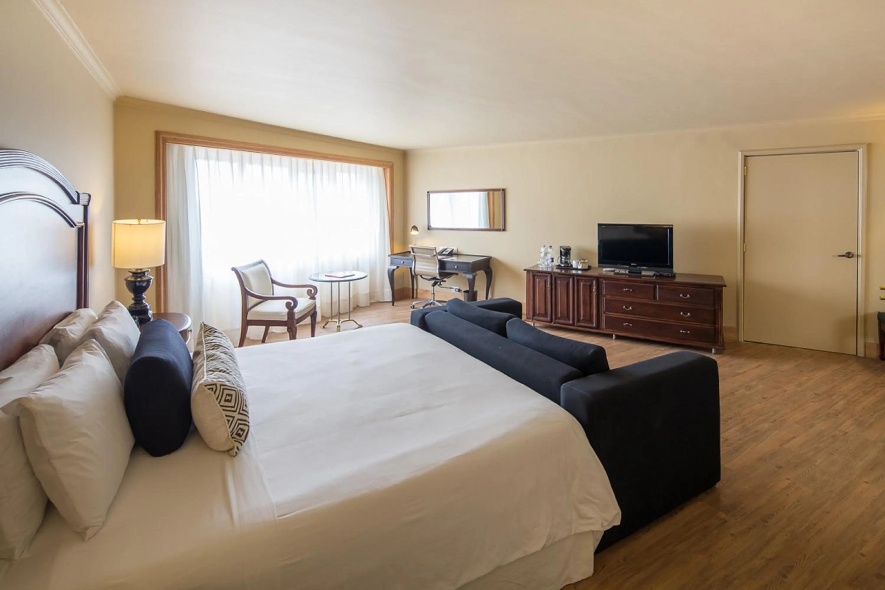 Photo of the whole room, Bed in InterContinental Medellin - Movich by IHG