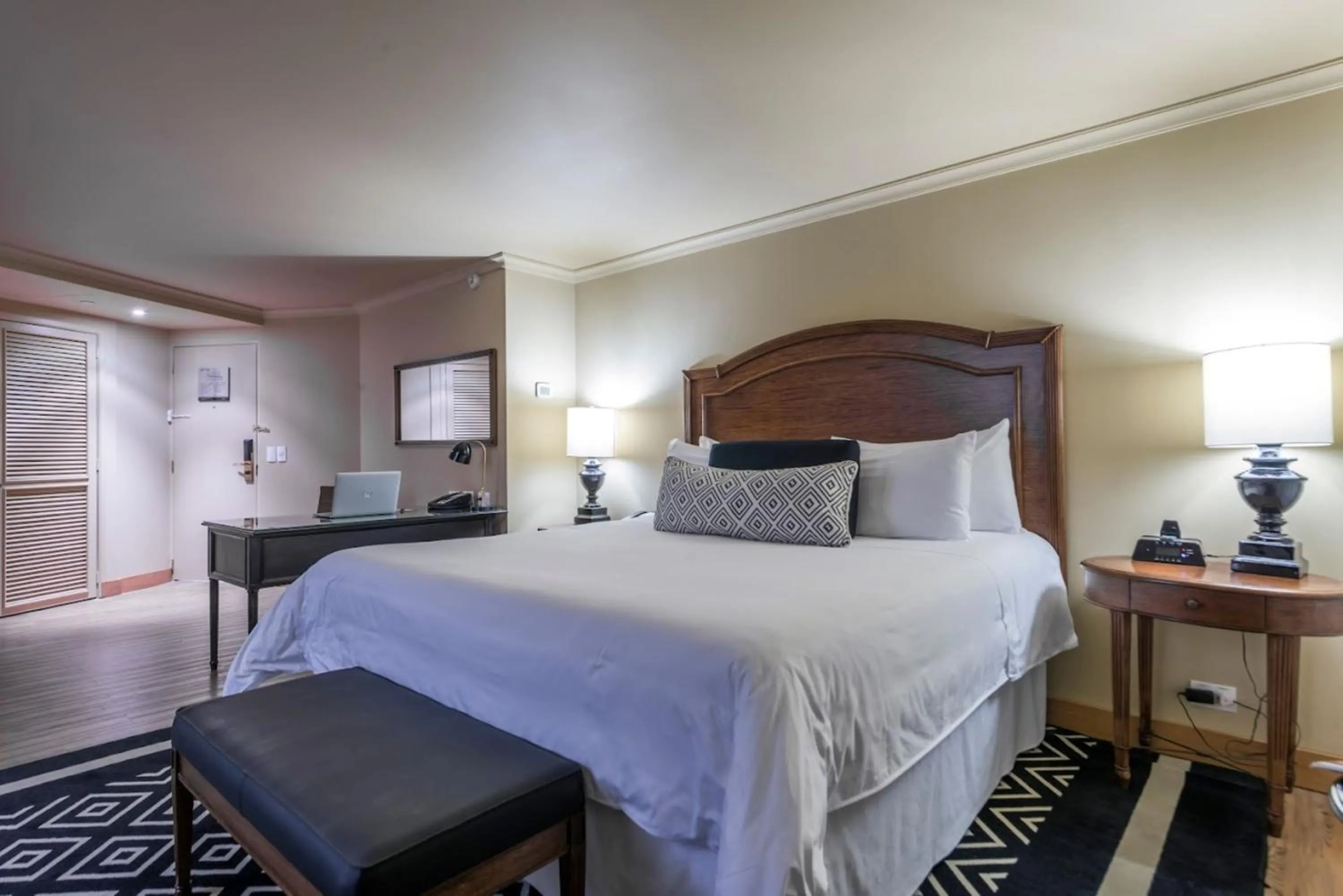 Photo of the whole room, Bed in InterContinental Medellin - Movich by IHG