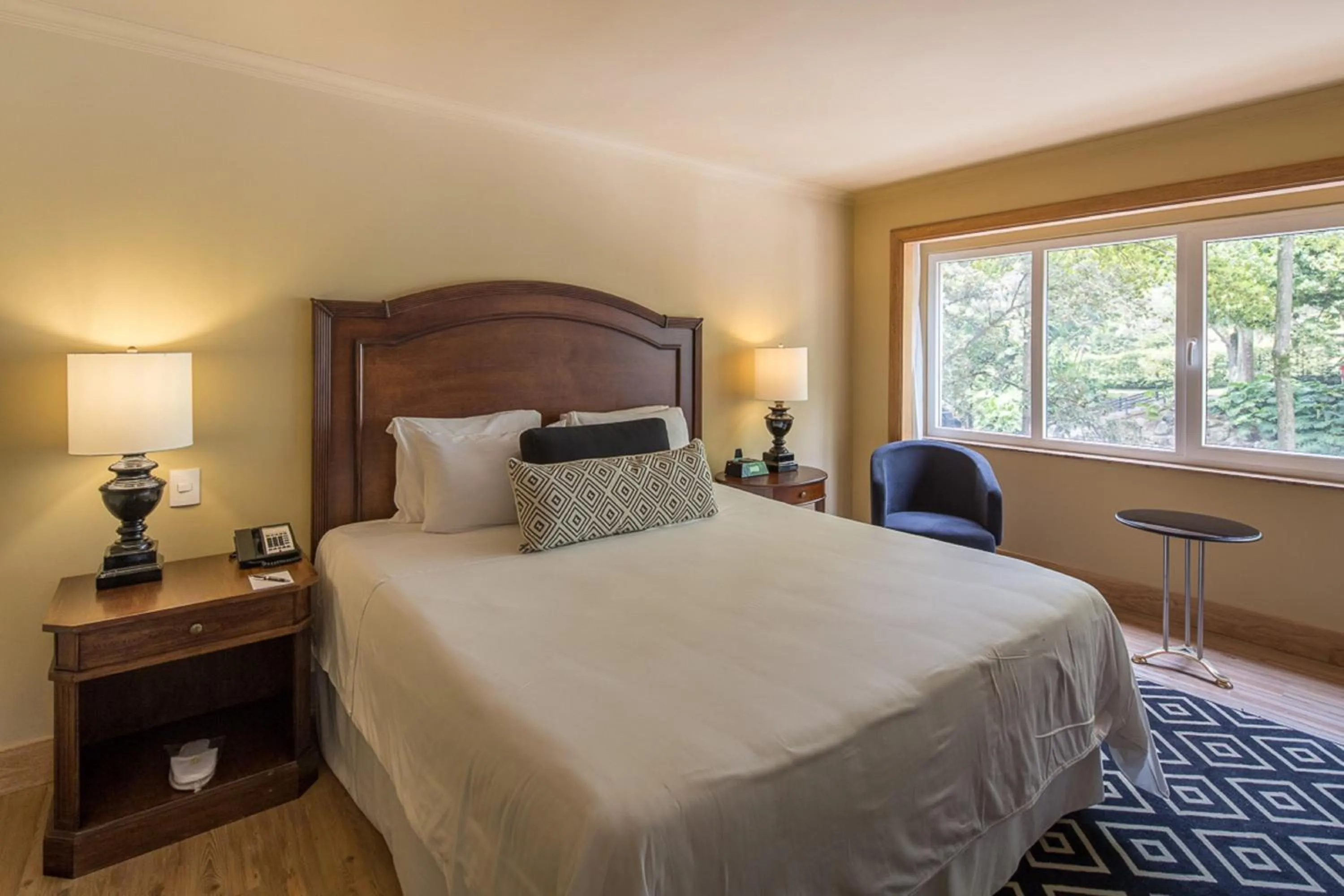 Photo of the whole room, Bed in InterContinental Medellin - Movich by IHG