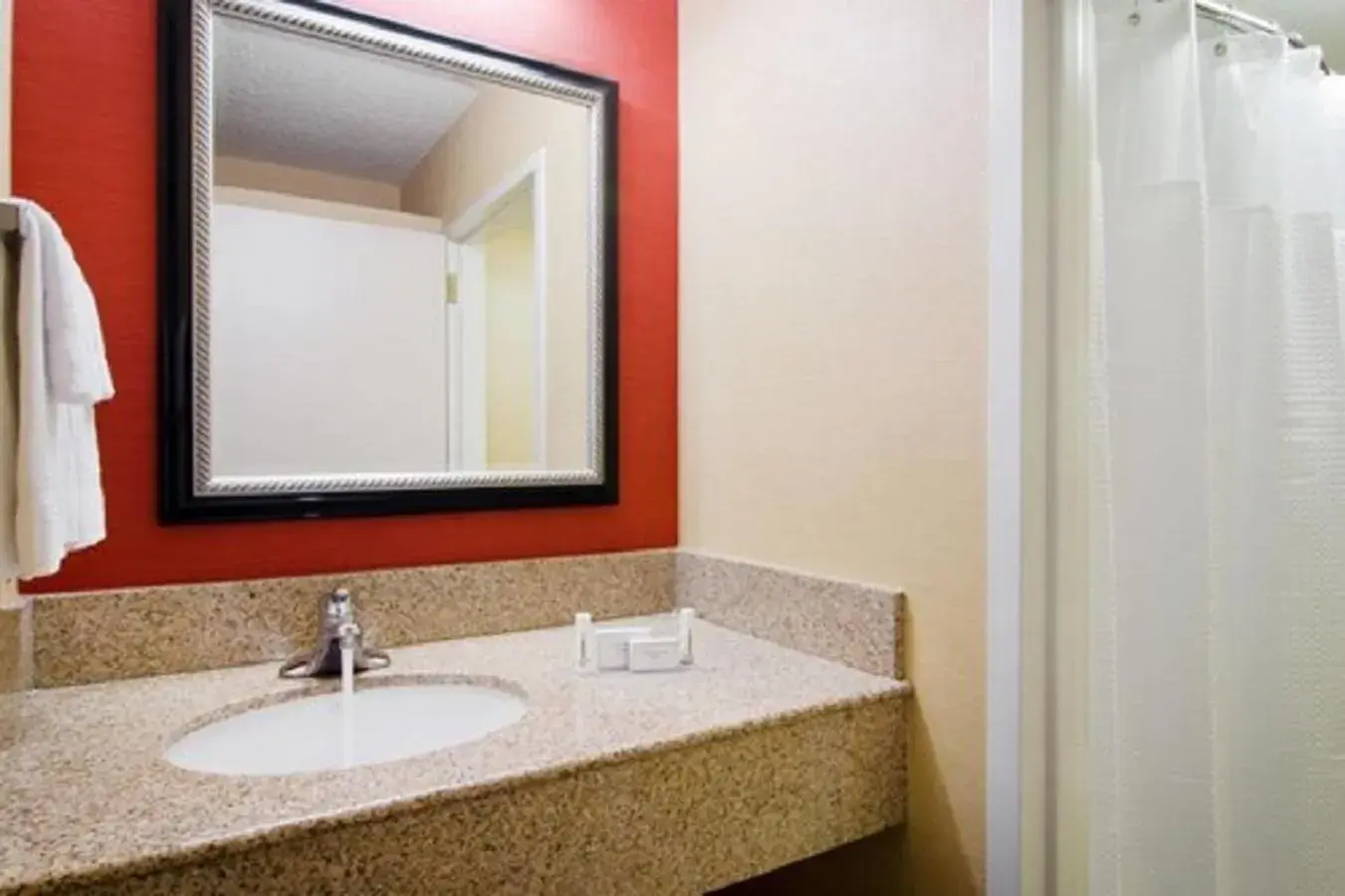 Double Room with Two Double Beds and Adapted Tub - Mobility and Hearing Accessible in Courtyard Irvine John Wayne Airport/Orange County Double Room with Two Double Beds and Adapted Tub - Mobility and Hearing Accessible in Courtyard Irvine John Wayne Airport/Orange County