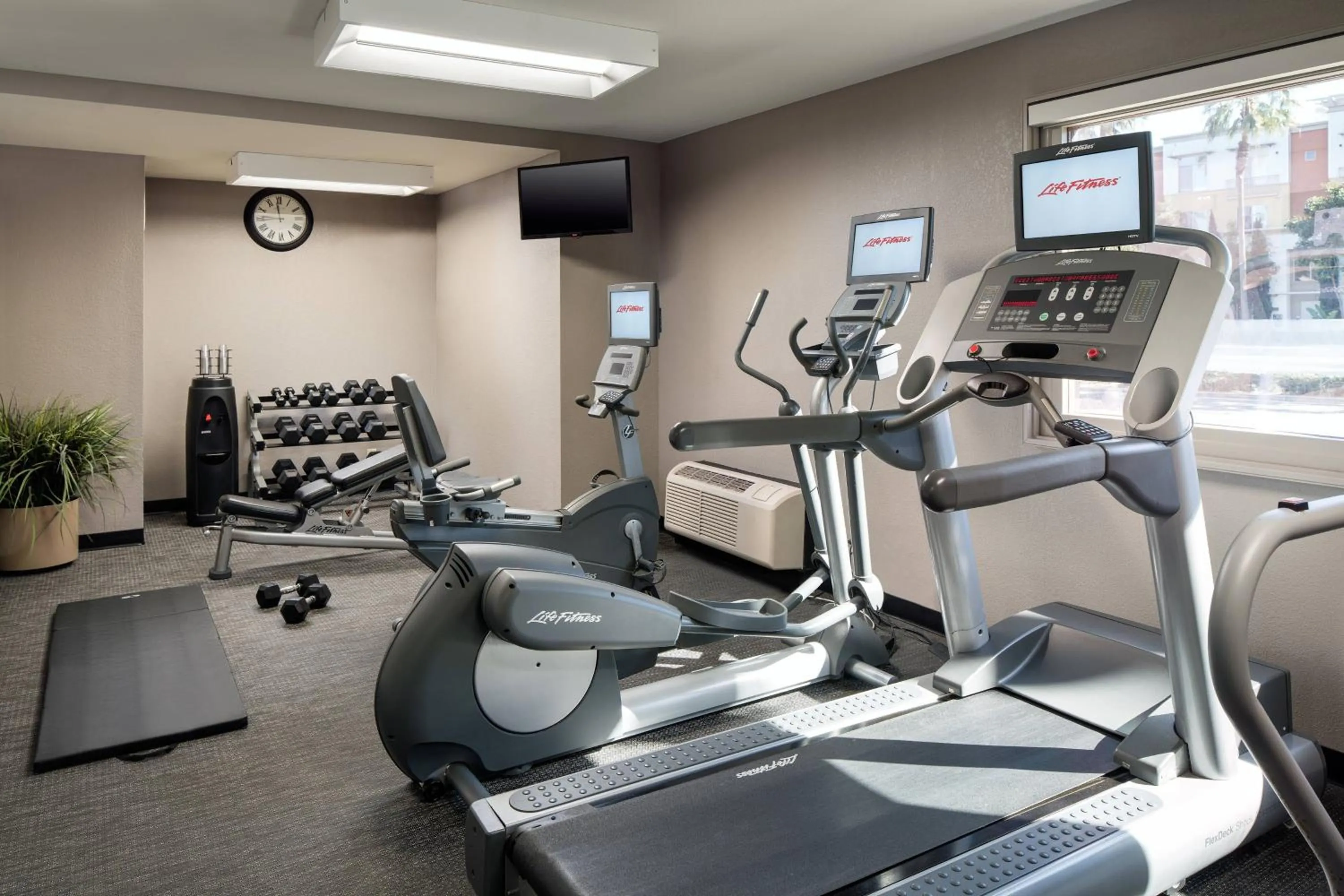Fitness centre/facilities in Courtyard Irvine John Wayne Airport/Orange County