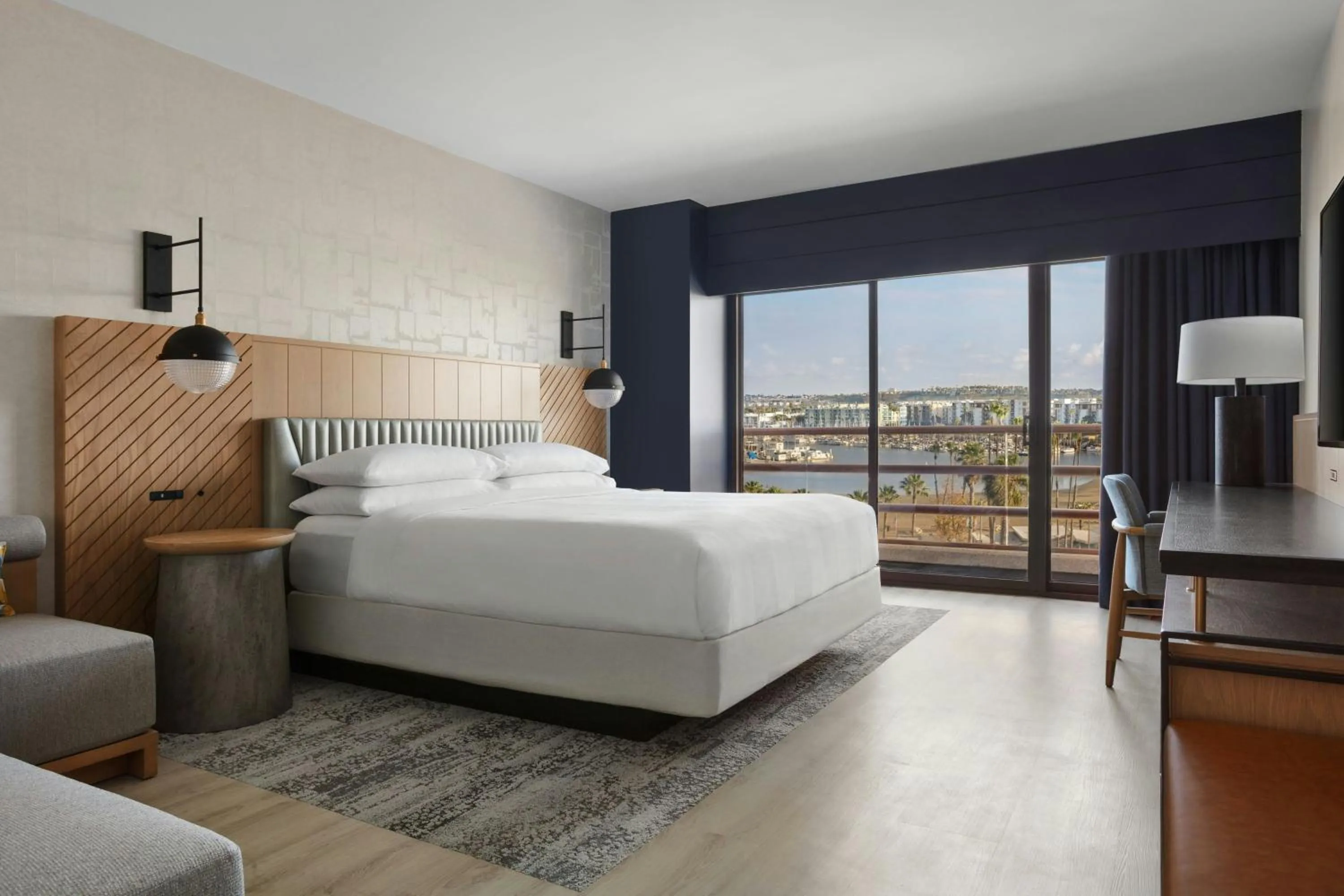 Photo of the whole room, Bed in Marina del Rey Marriott