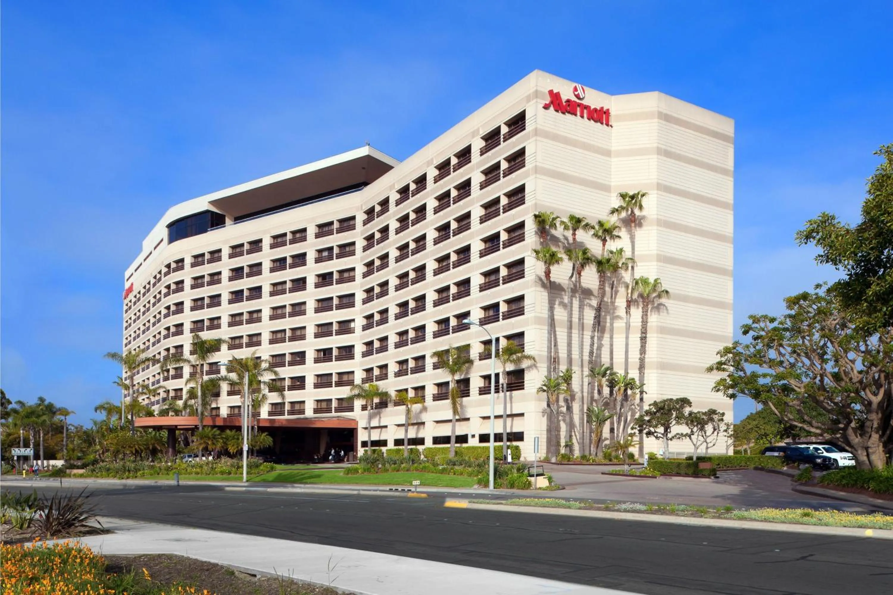 Property building in Marina del Rey Marriott