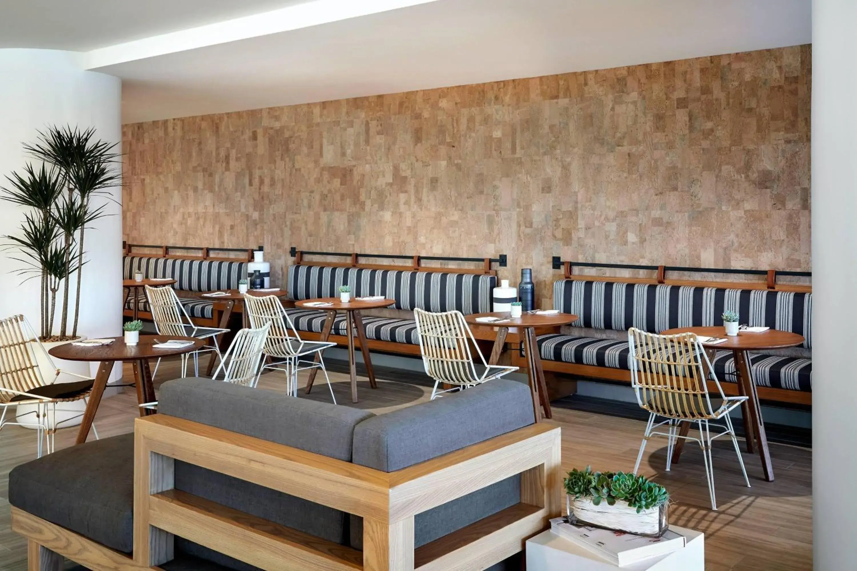 Lounge or bar in Westdrift Manhattan Beach, Autograph Collection Lounge or bar in Westdrift Manhattan Beach, Autograph Collection