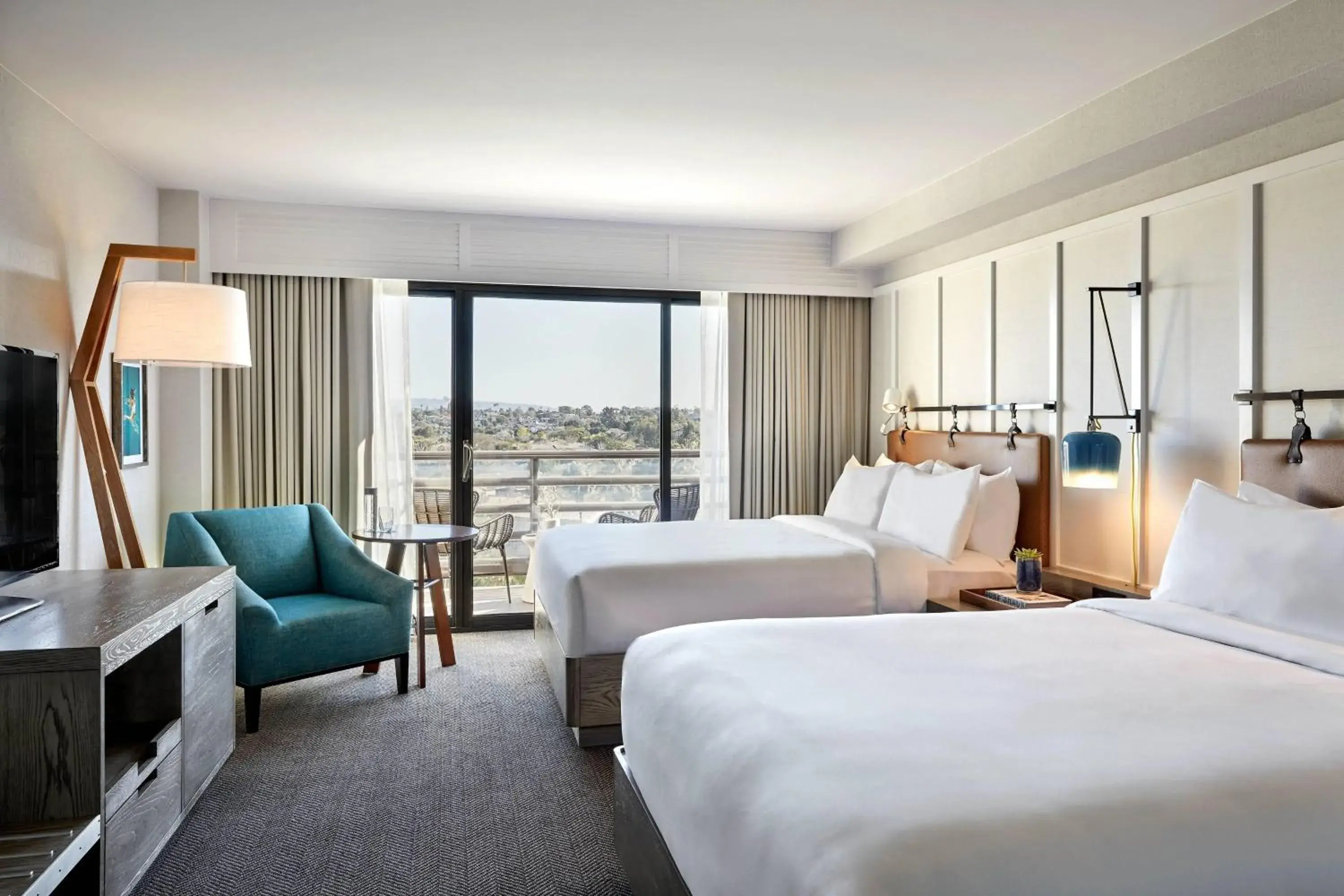 Photo of the whole room, Bed in Westdrift Manhattan Beach, Autograph Collection Photo of the whole room, Bed in Westdrift Manhattan Beach, Autograph Collection