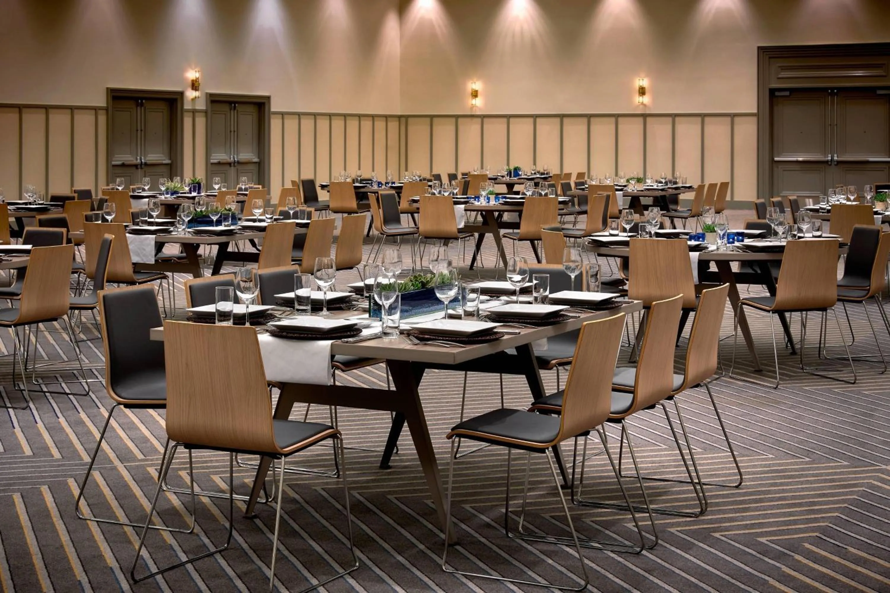 Meeting/conference room in Westdrift Manhattan Beach, Autograph Collection