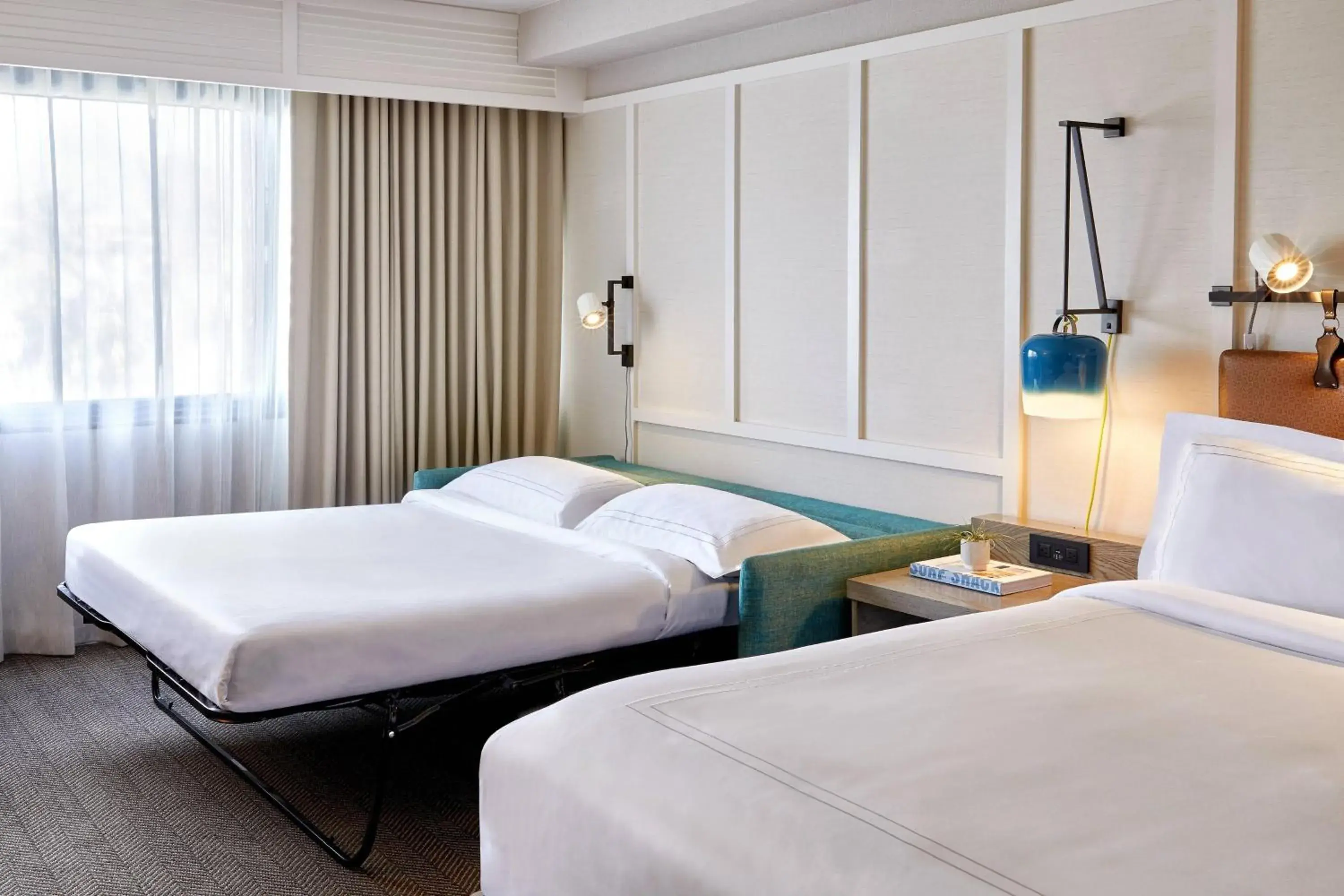 Photo of the whole room, Bed in Westdrift Manhattan Beach, Autograph Collection Photo of the whole room, Bed in Westdrift Manhattan Beach, Autograph Collection