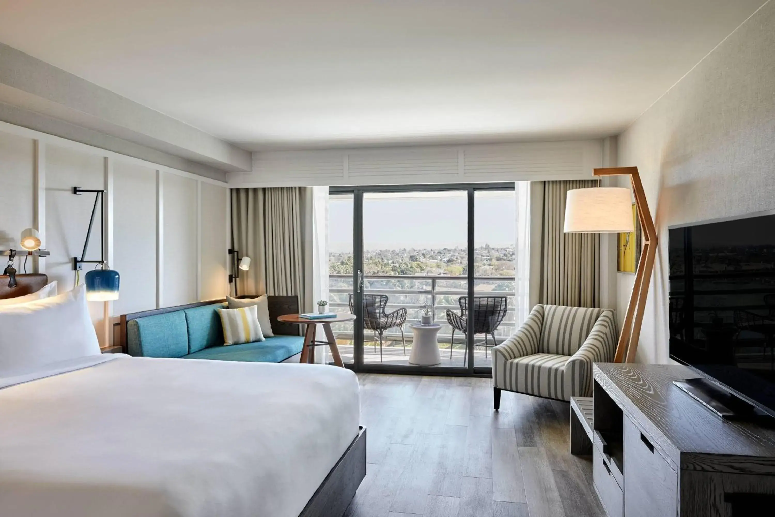 Photo of the whole room, Bed in Westdrift Manhattan Beach, Autograph Collection Photo of the whole room, Bed in Westdrift Manhattan Beach, Autograph Collection