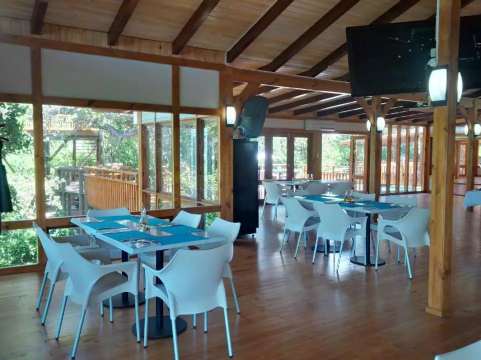 Restaurant/places to eat in Golden Beach Village