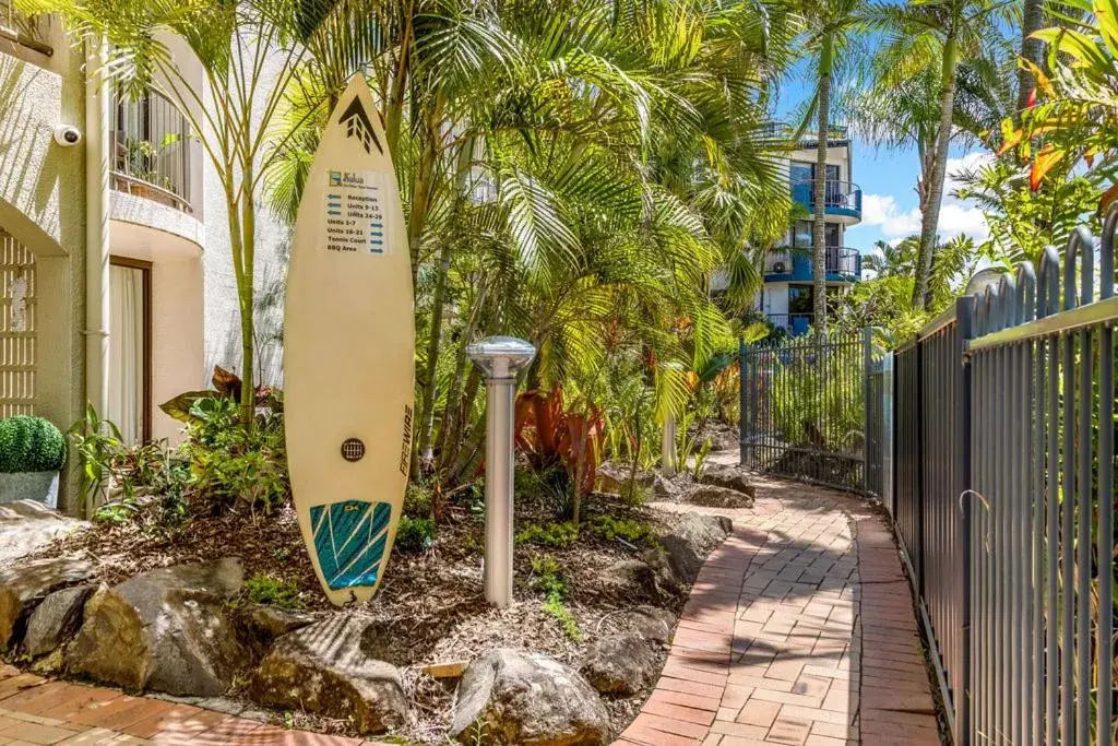 Property building in Kalua Holiday Apartments Property building in Kalua Holiday Apartments