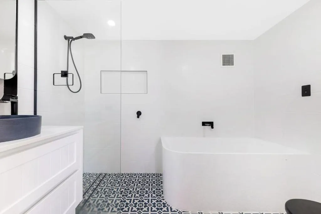 Bathroom in Kalua Holiday Apartments