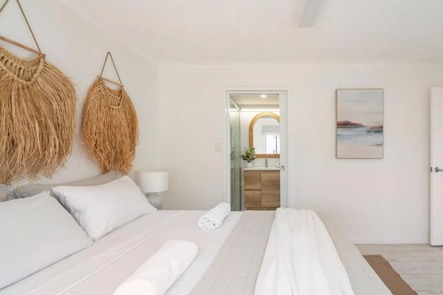 Bed in Kalua Holiday Apartments