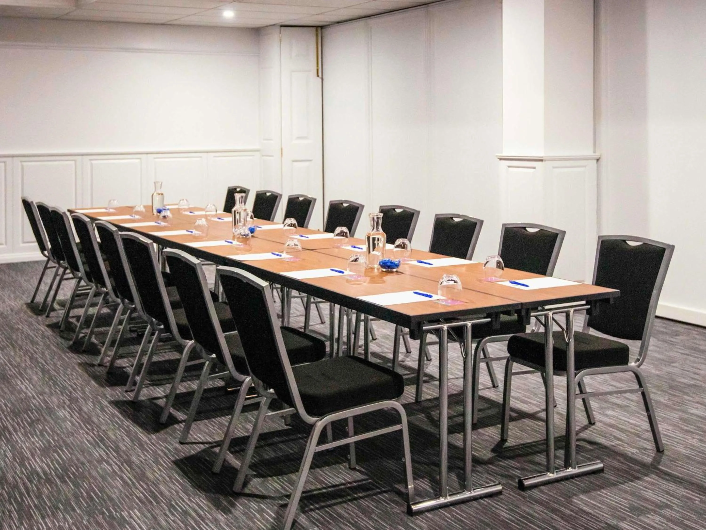 Meeting/conference room in ibis Styles Mt Isa Verona