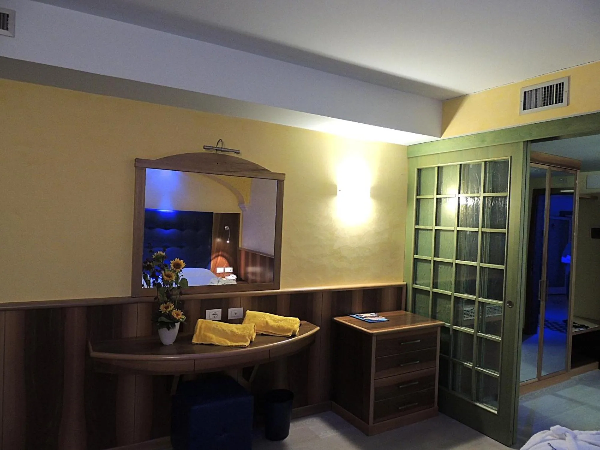 Decorative detail in Grand Hotel Astoria