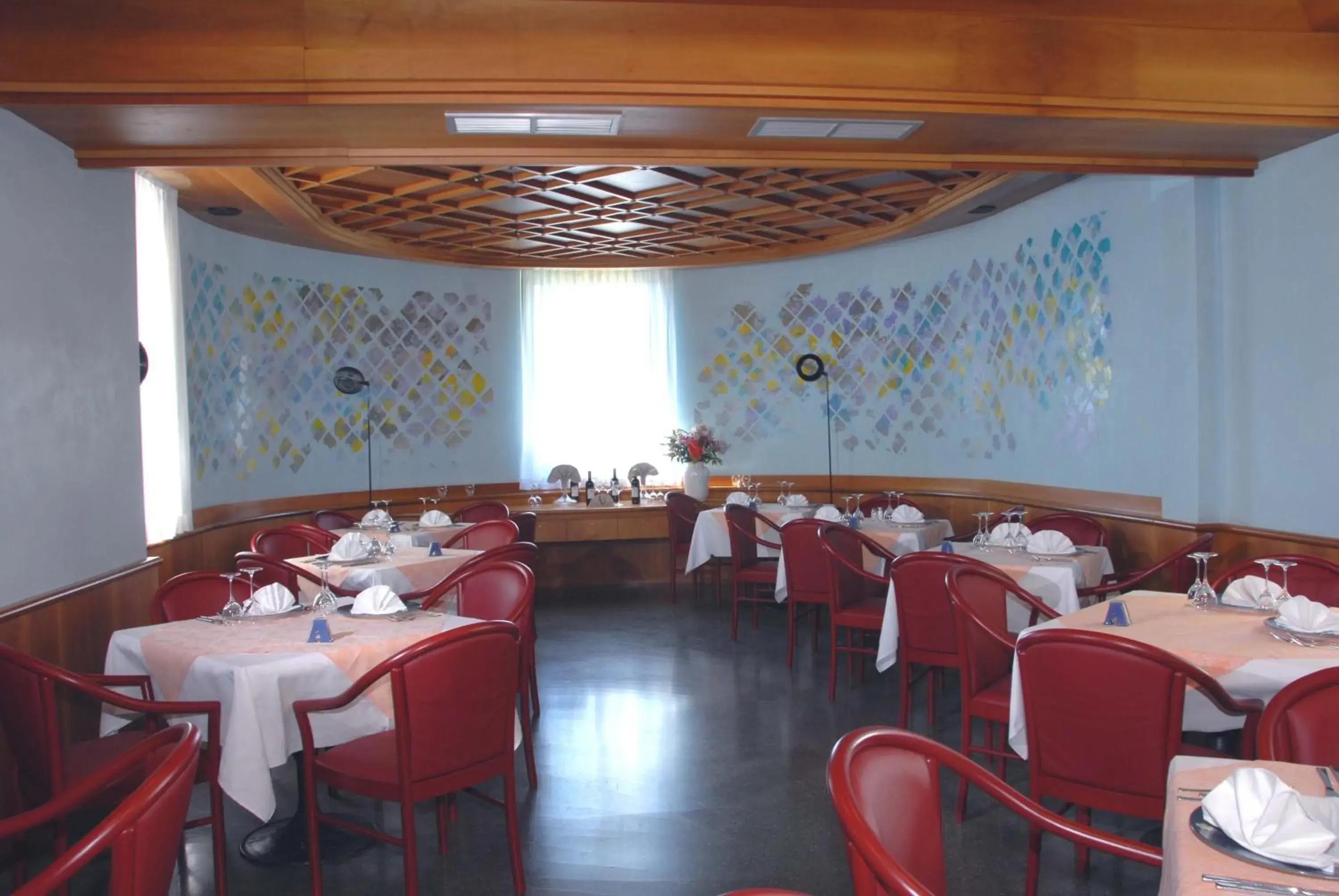 Restaurant/places to eat in Grand Hotel Astoria Restaurant/places to eat in Grand Hotel Astoria