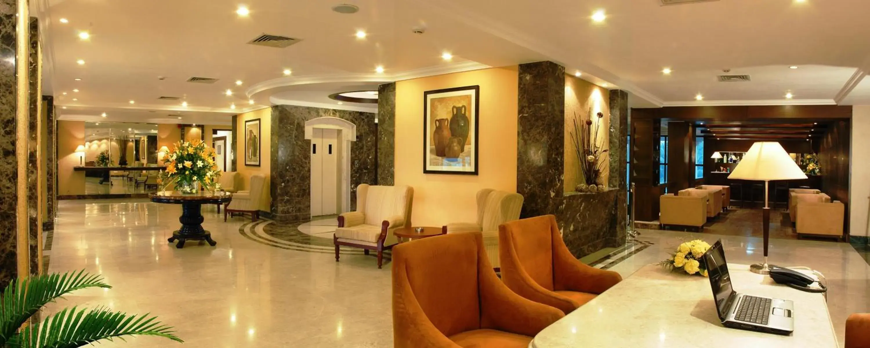 Lobby or reception in Fortune Park Panchwati, Kolkata - Member ITC Hotels' Group Lobby or reception in Fortune Park Panchwati, Kolkata - Member ITC Hotels' Group