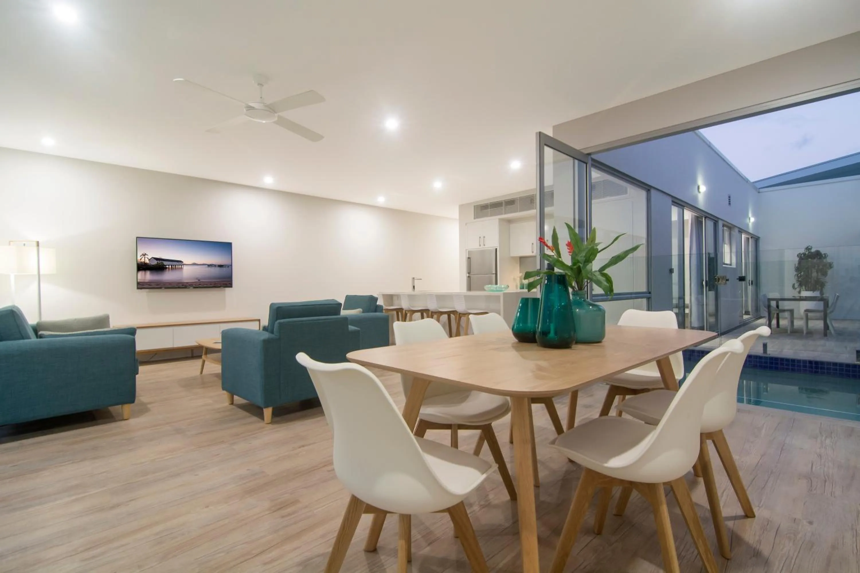Dining area in Pool Resort Port Douglas