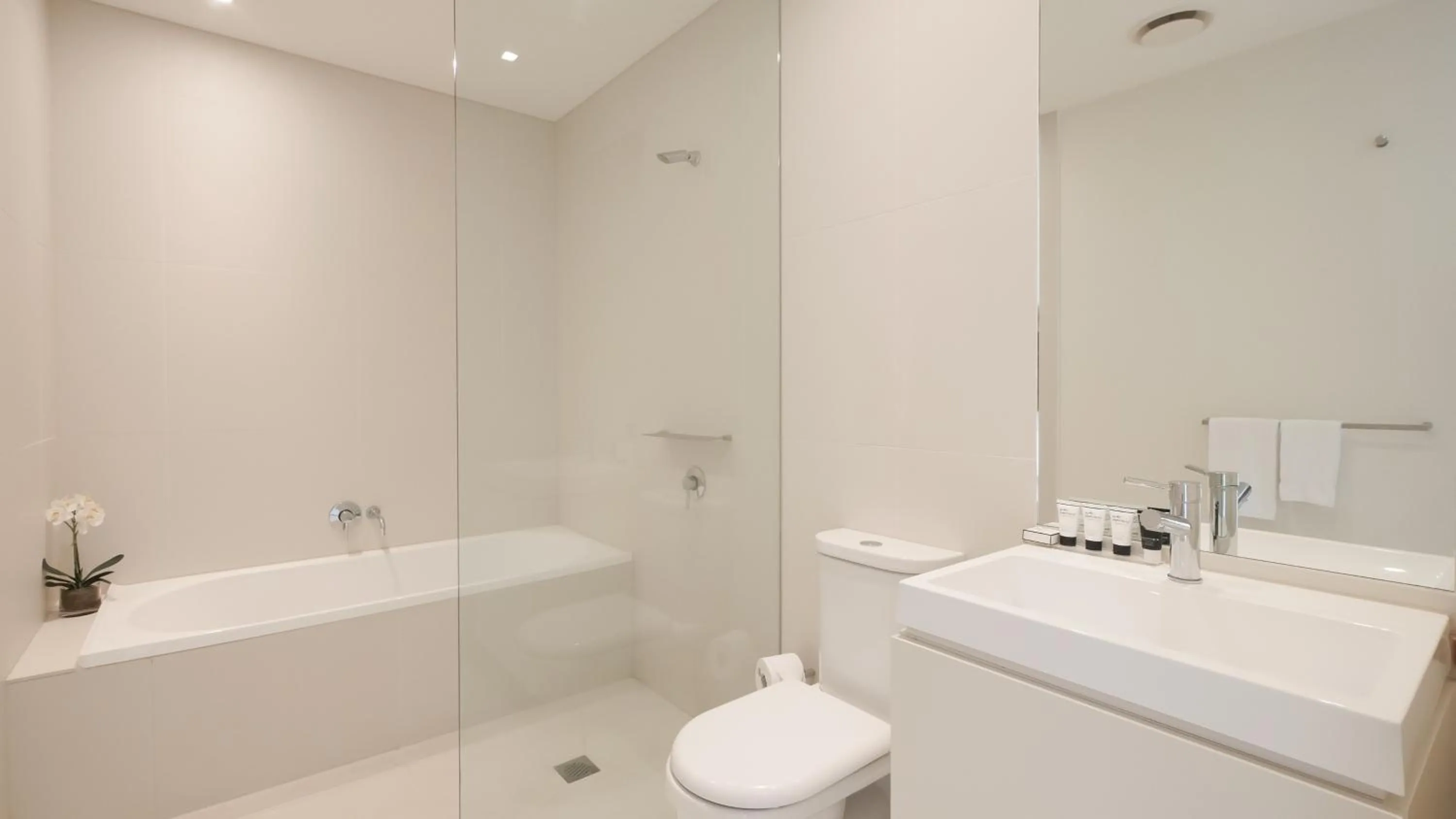 Bathroom in Pool Resort Port Douglas