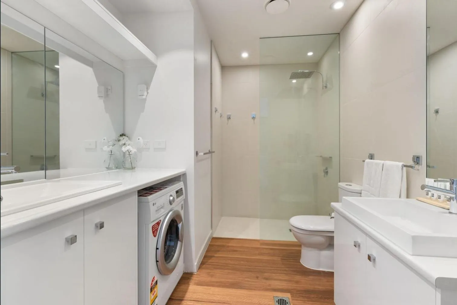 Bathroom in Pool Resort Port Douglas