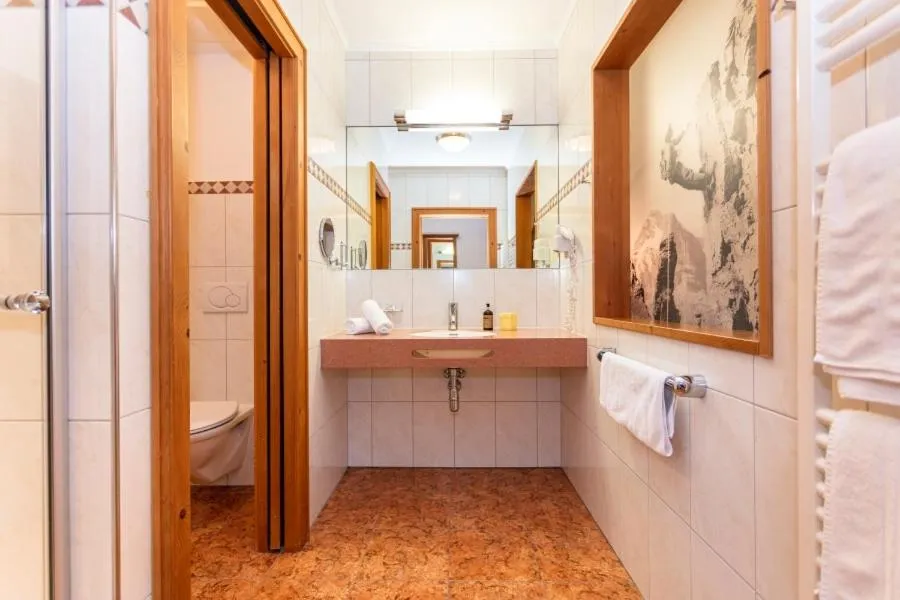 Bathroom in Hotel Schiederhof