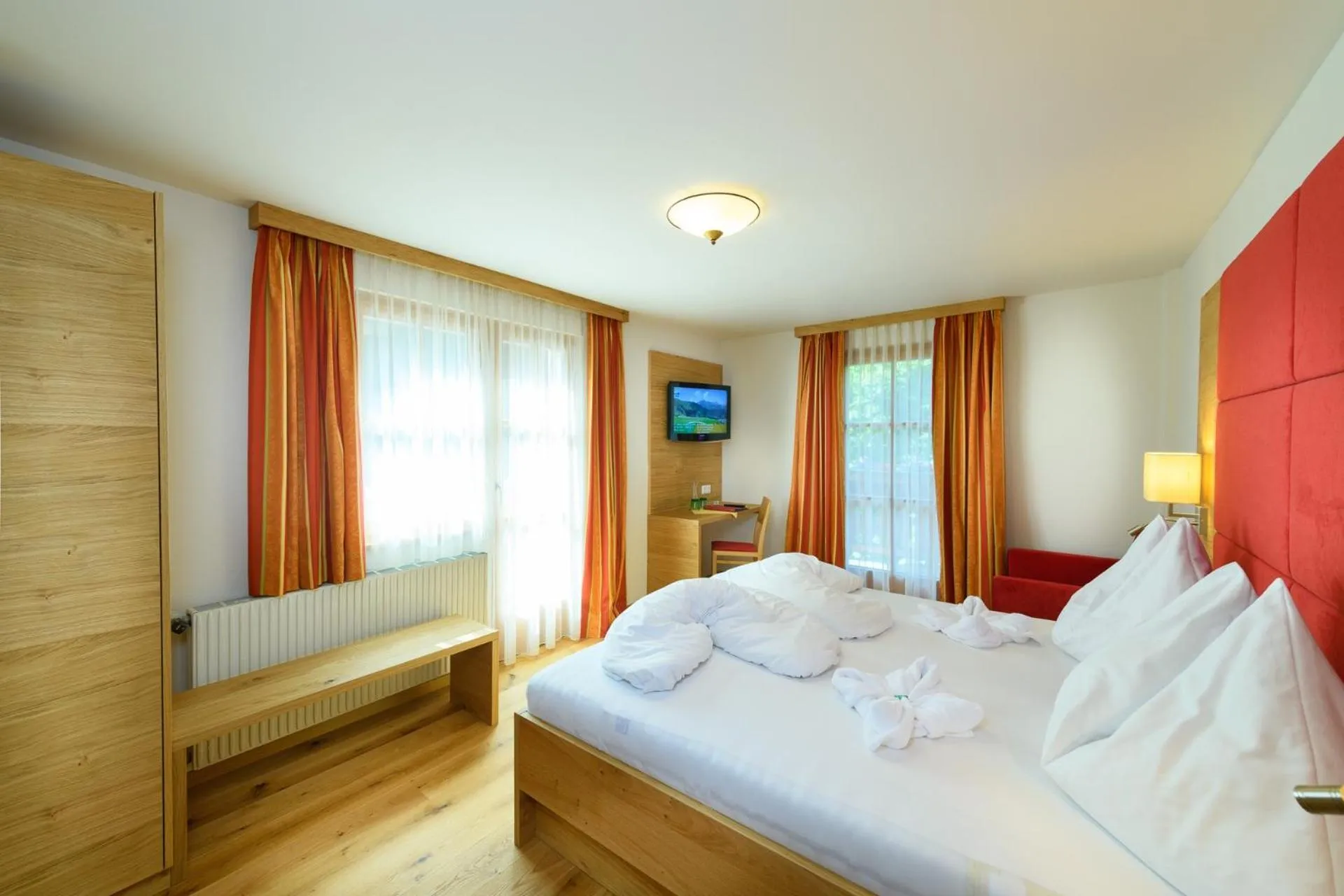 Photo of the whole room, Bed in Hotel Schiederhof