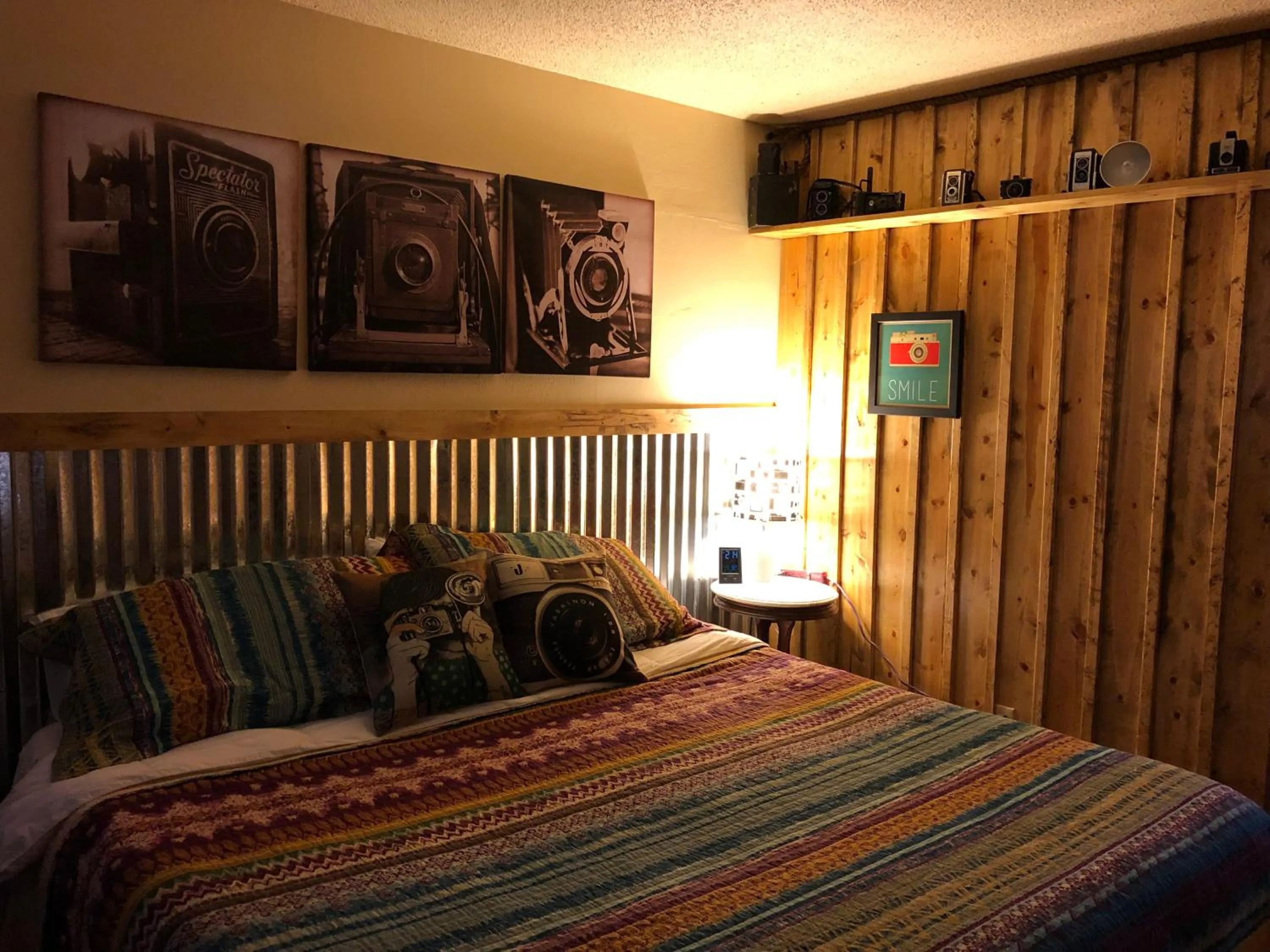 Bed in Dusty Boots Motel & Cafe