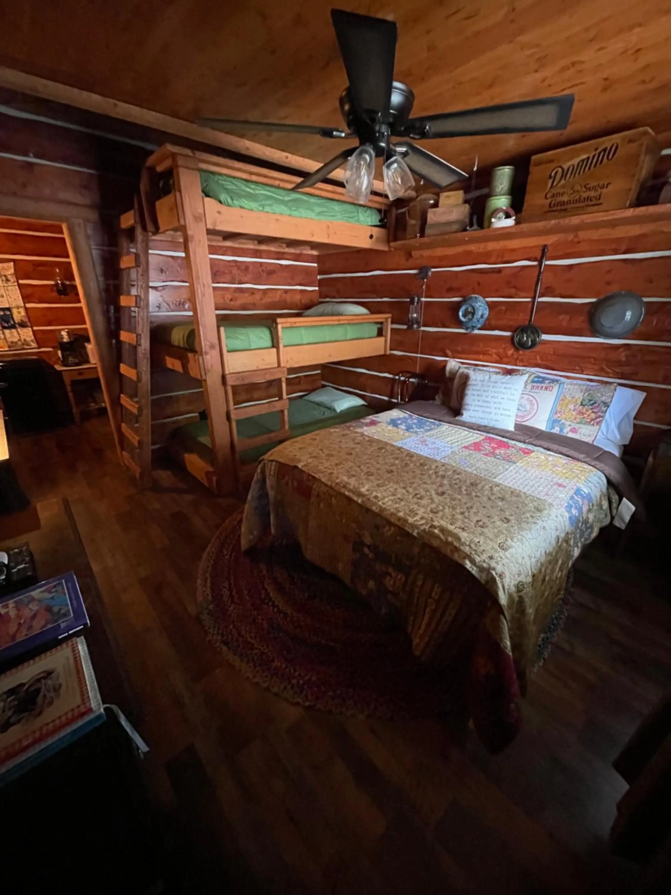 Bed in Dusty Boots Motel & Cafe
