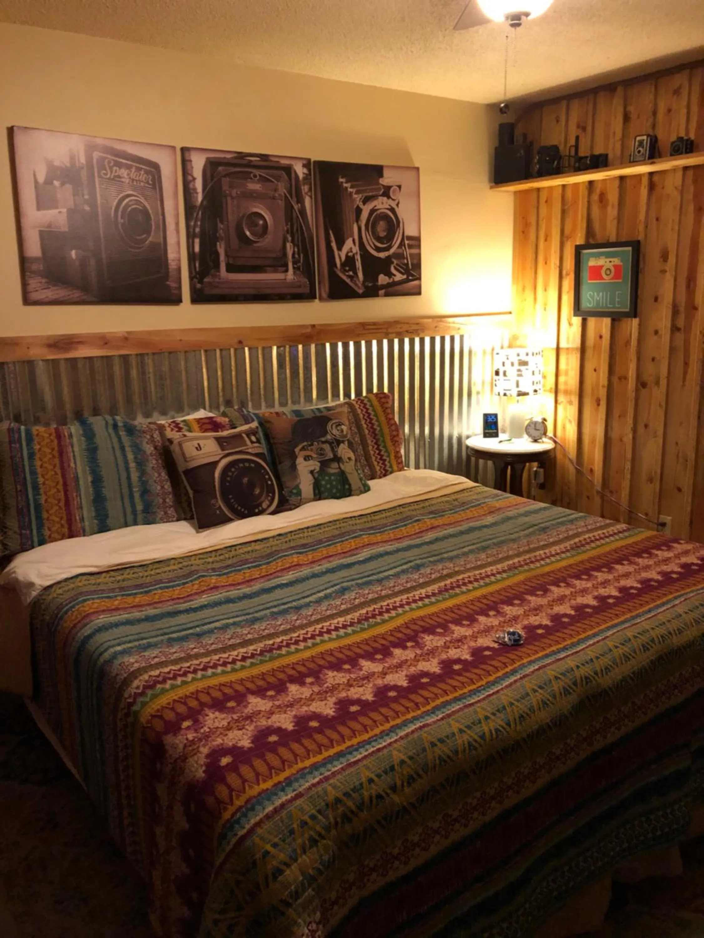 Bed in Dusty Boots Motel & Cafe