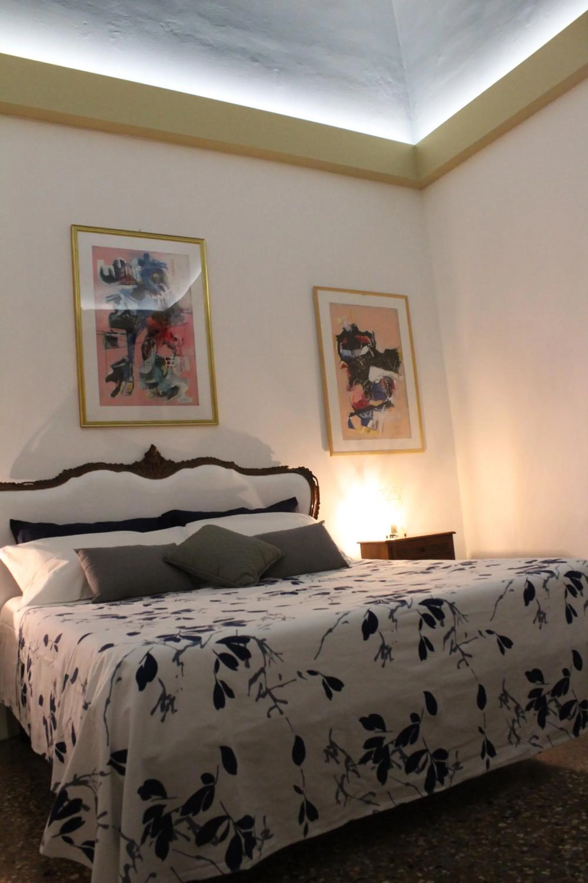 Bed in Rooms H Ercolani