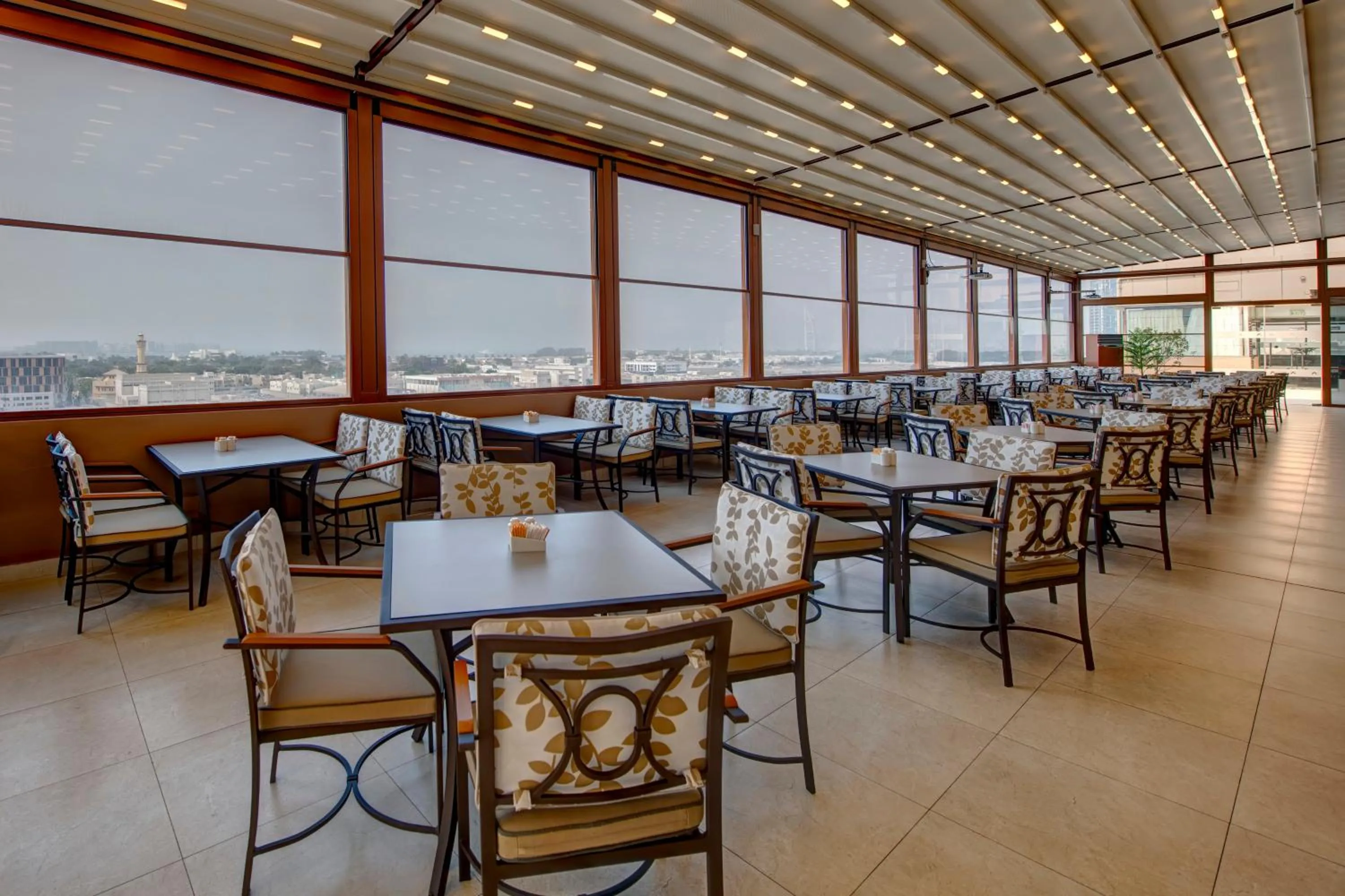 Restaurant/places to eat in Two Seasons Hotel & Apartments