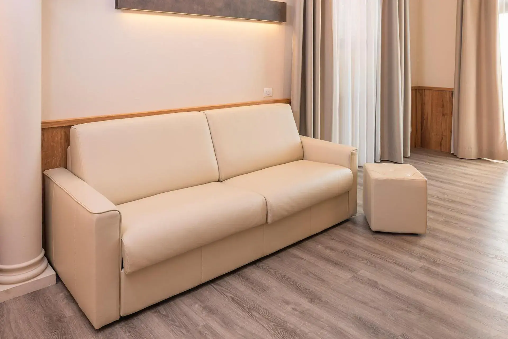 Bedroom, Seating Area in Hotel Du Parc