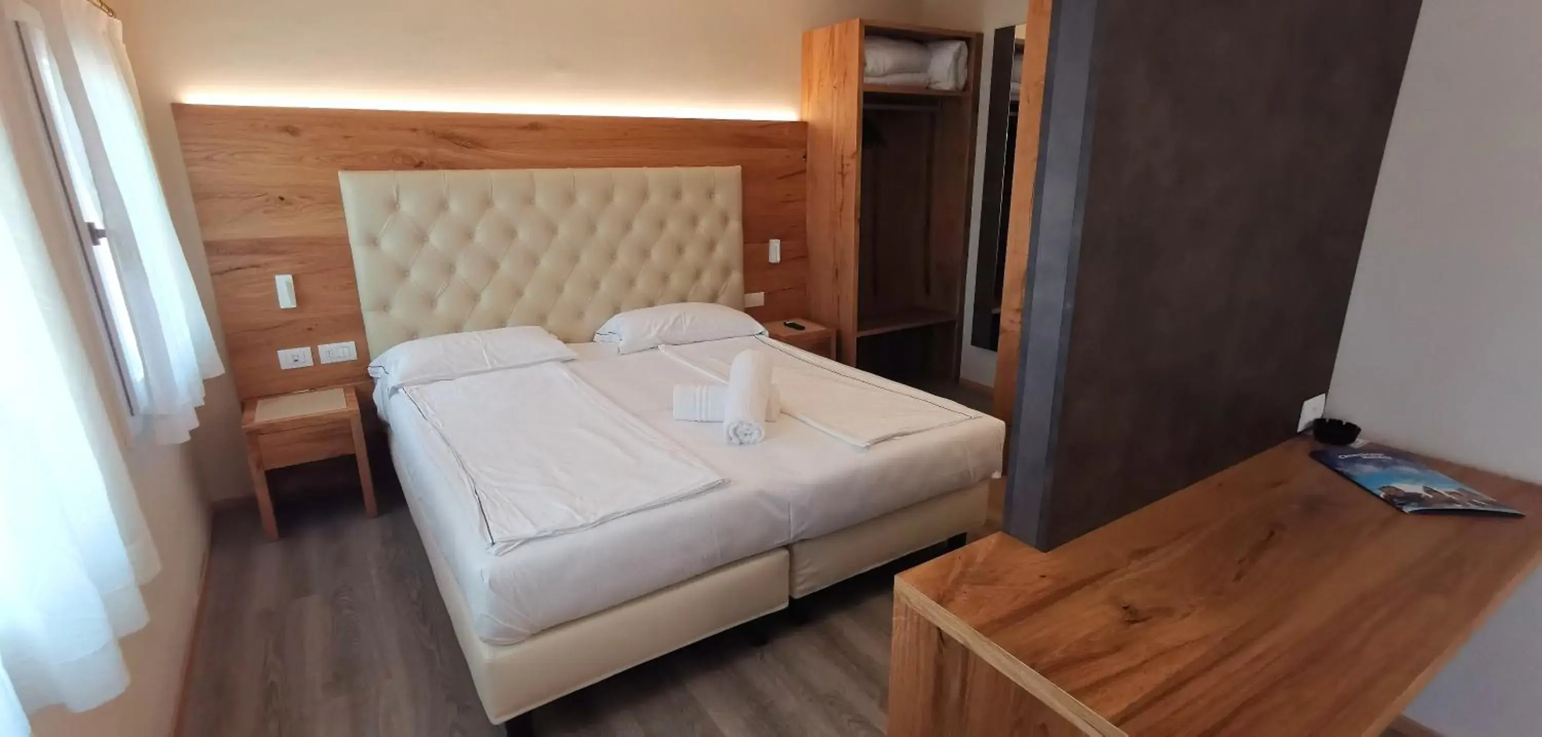 Bed in Hotel Du Parc