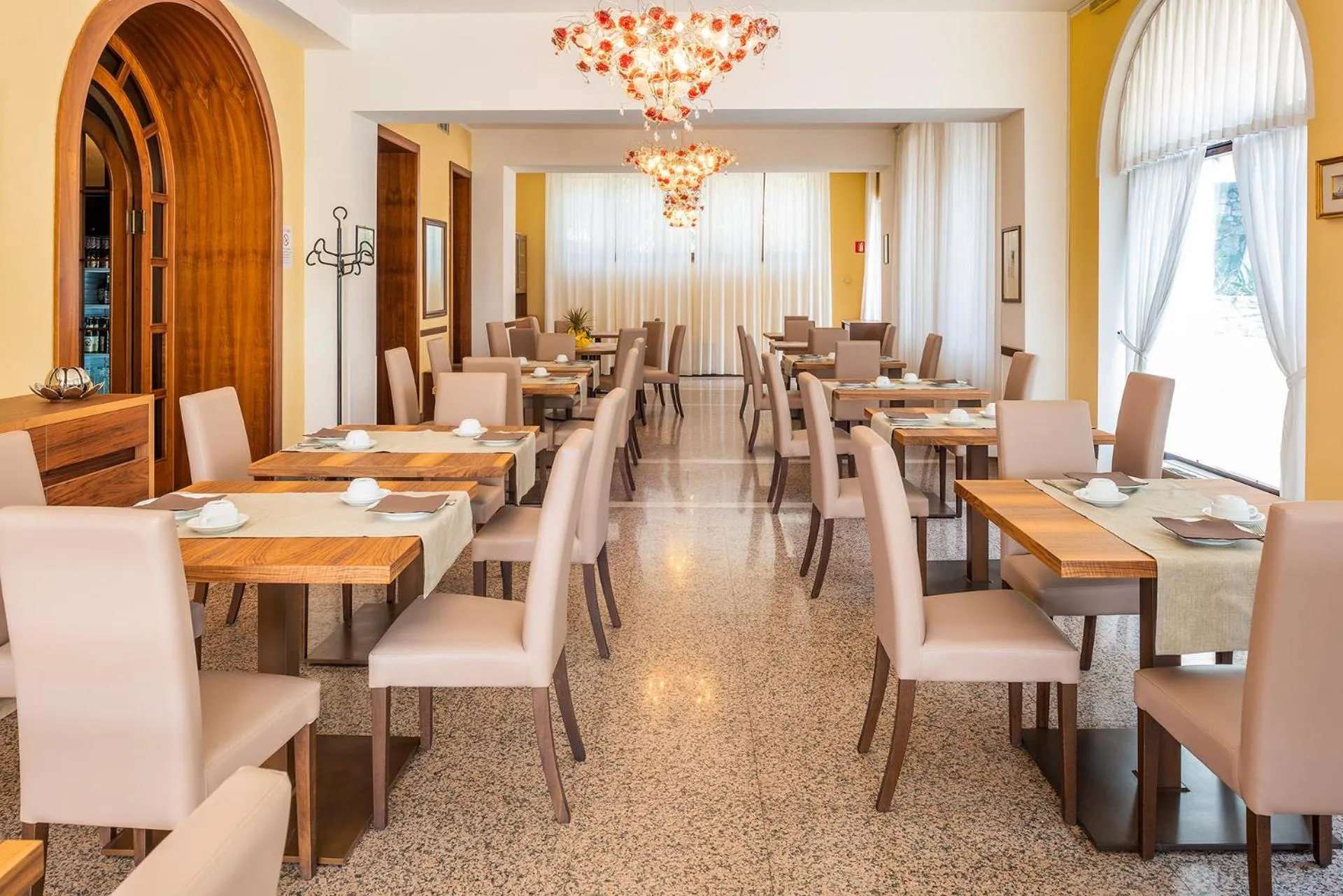 Restaurant/places to eat in Hotel Du Parc