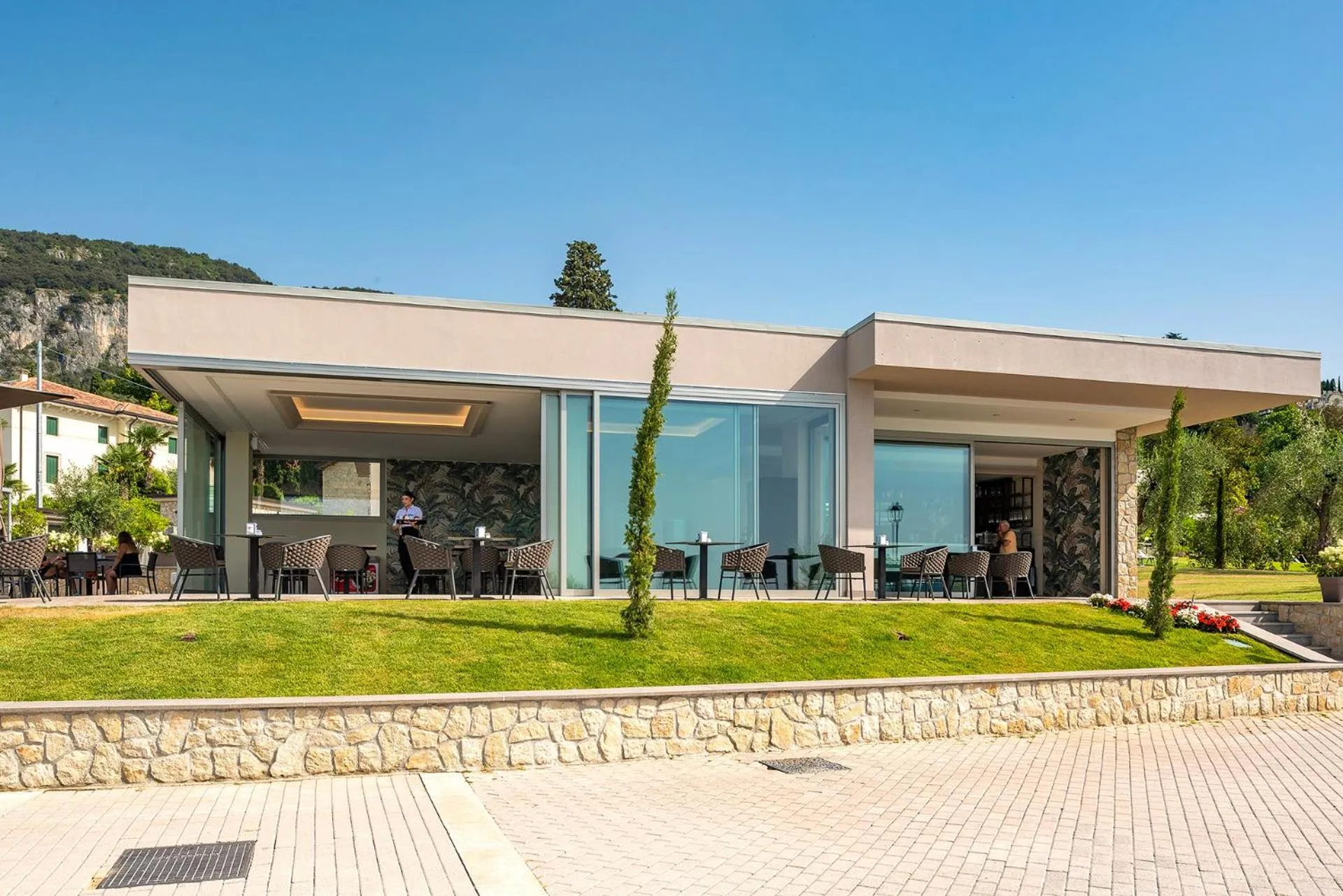 Restaurant/places to eat in Hotel Du Parc