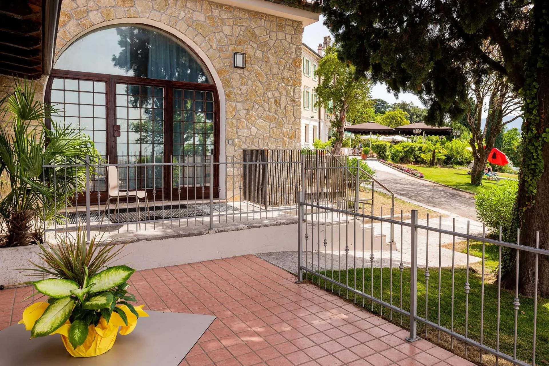 Property building in Hotel Du Parc