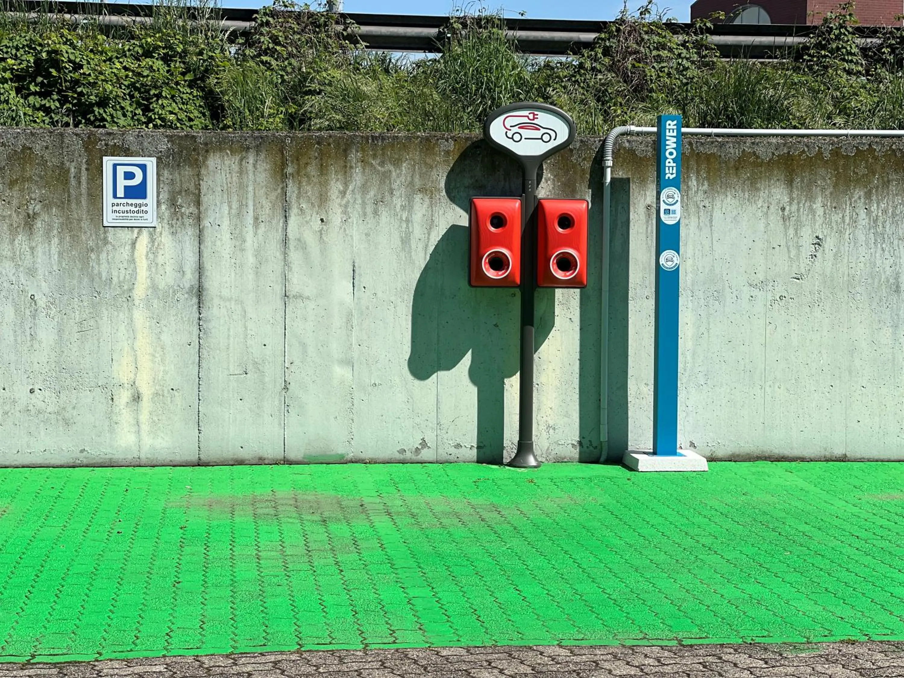 Parking in Hotel Diamante