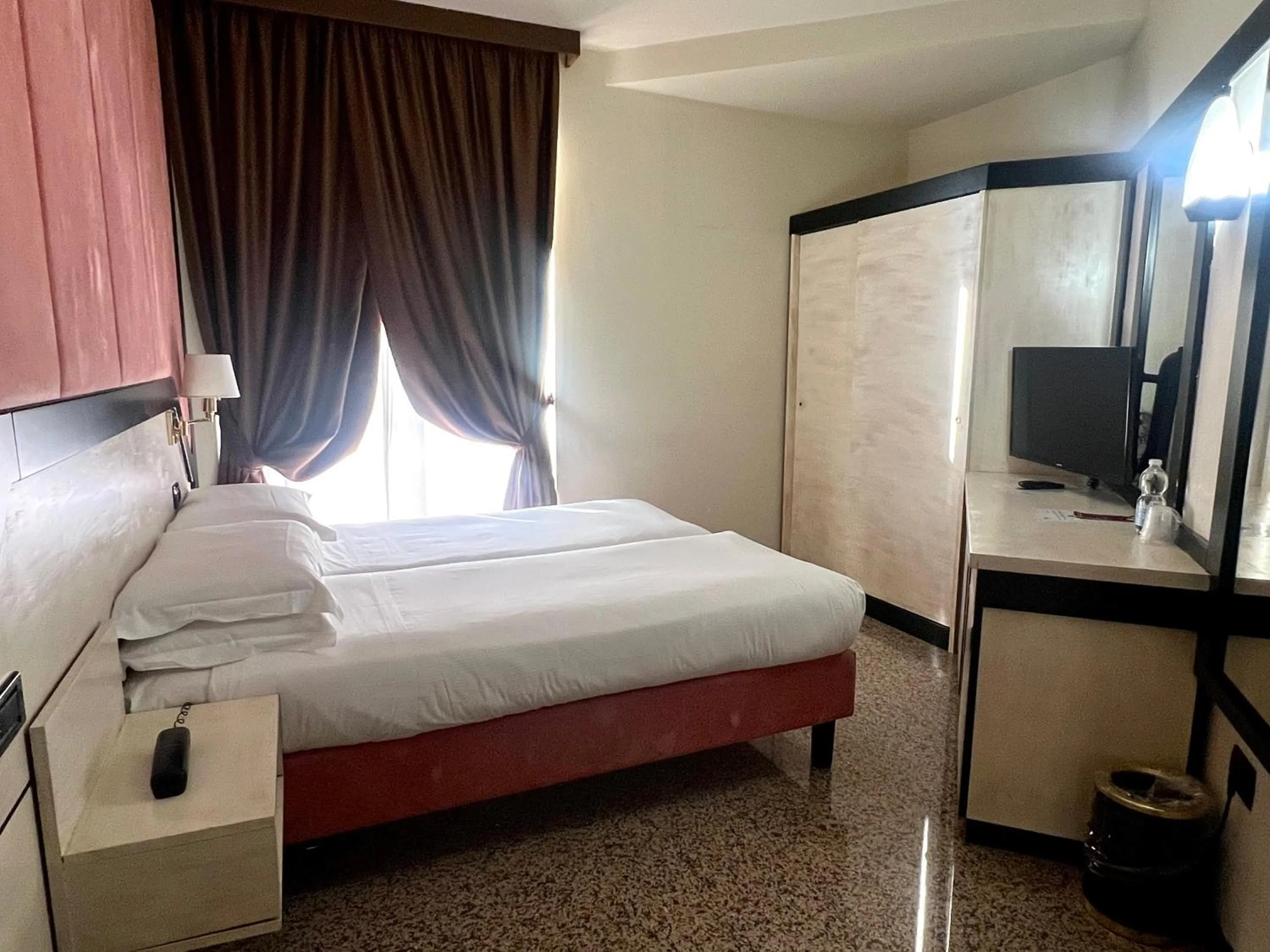 Bedroom, Bed in Hotel Diamante