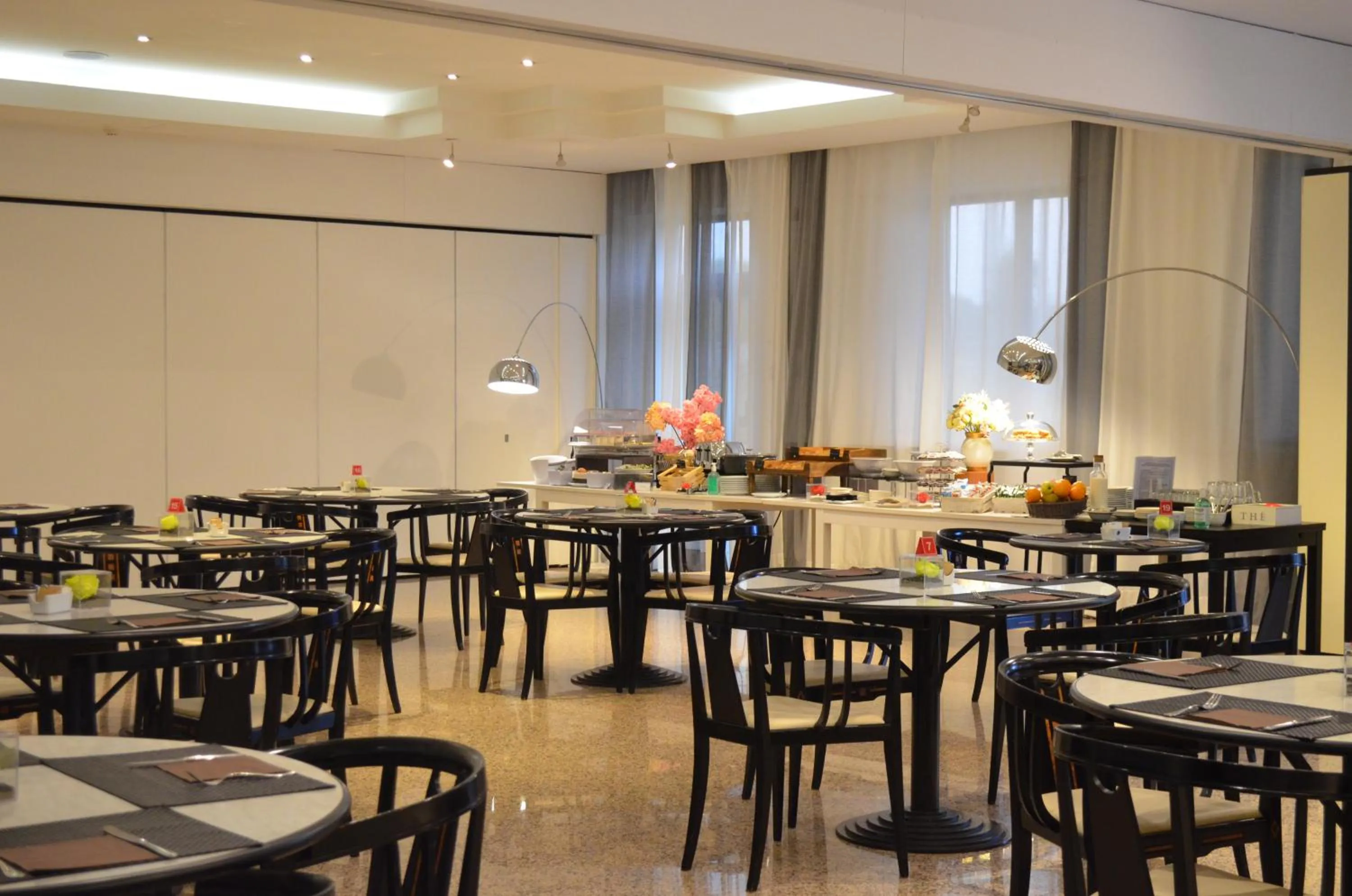 Restaurant/places to eat in Hotel Diamante